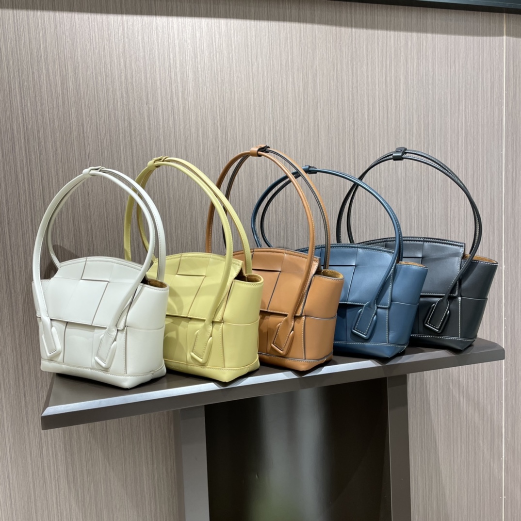 Bottega Veneta The Arco 33 BAG 575943潟湖蓝