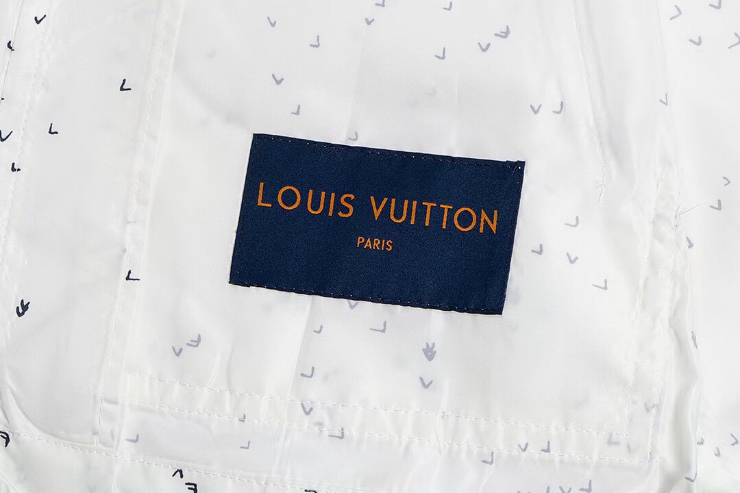 Louis Vuitton 路易威登  2022新款防晒长袖外套