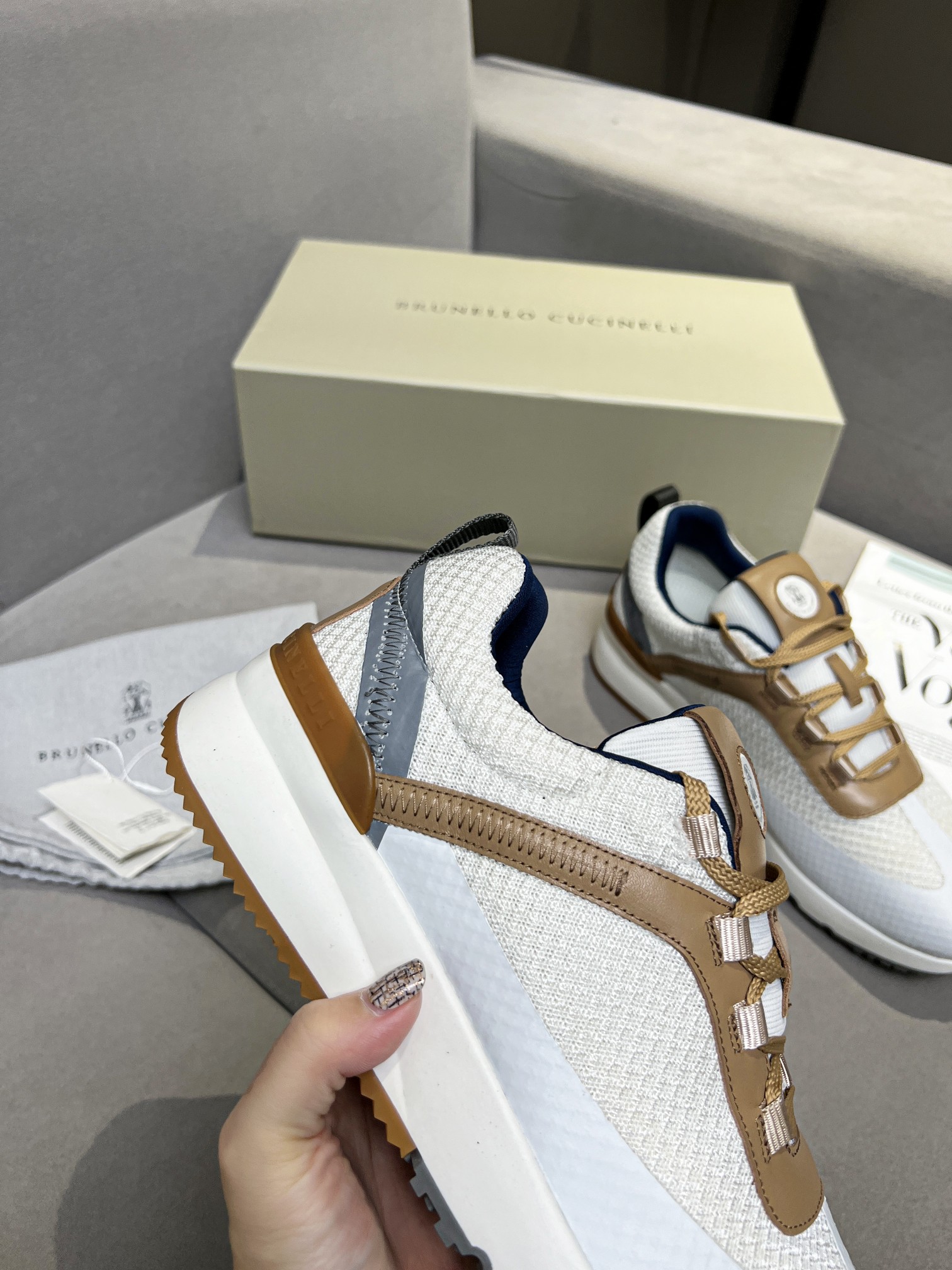 Precio de fábrica La inspiración clásica de BrunelloCucinelli en los Louboutin define la elegancia m