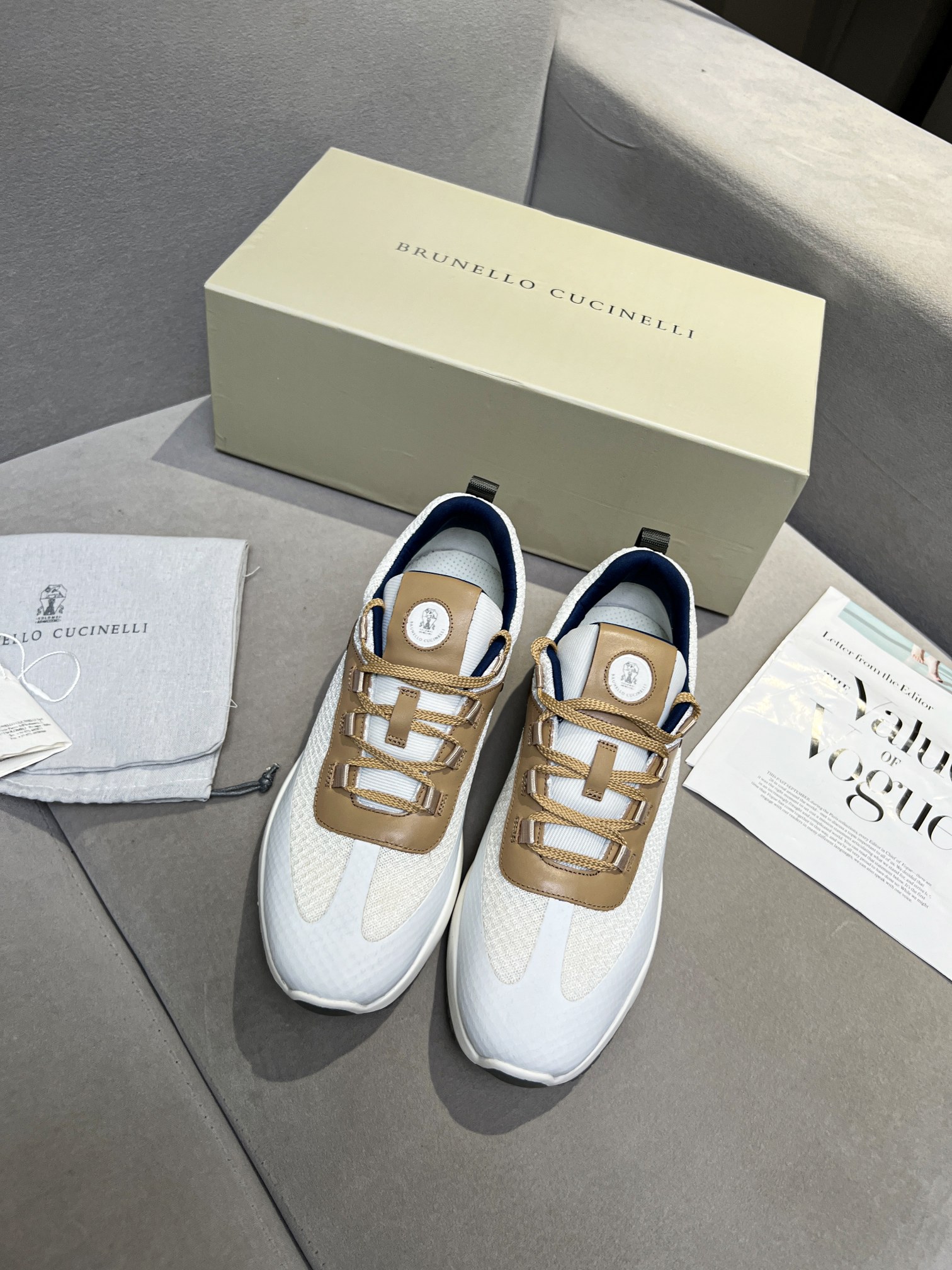 Precio de fábrica La inspiración clásica de BrunelloCucinelli en los Louboutin define la elegancia m