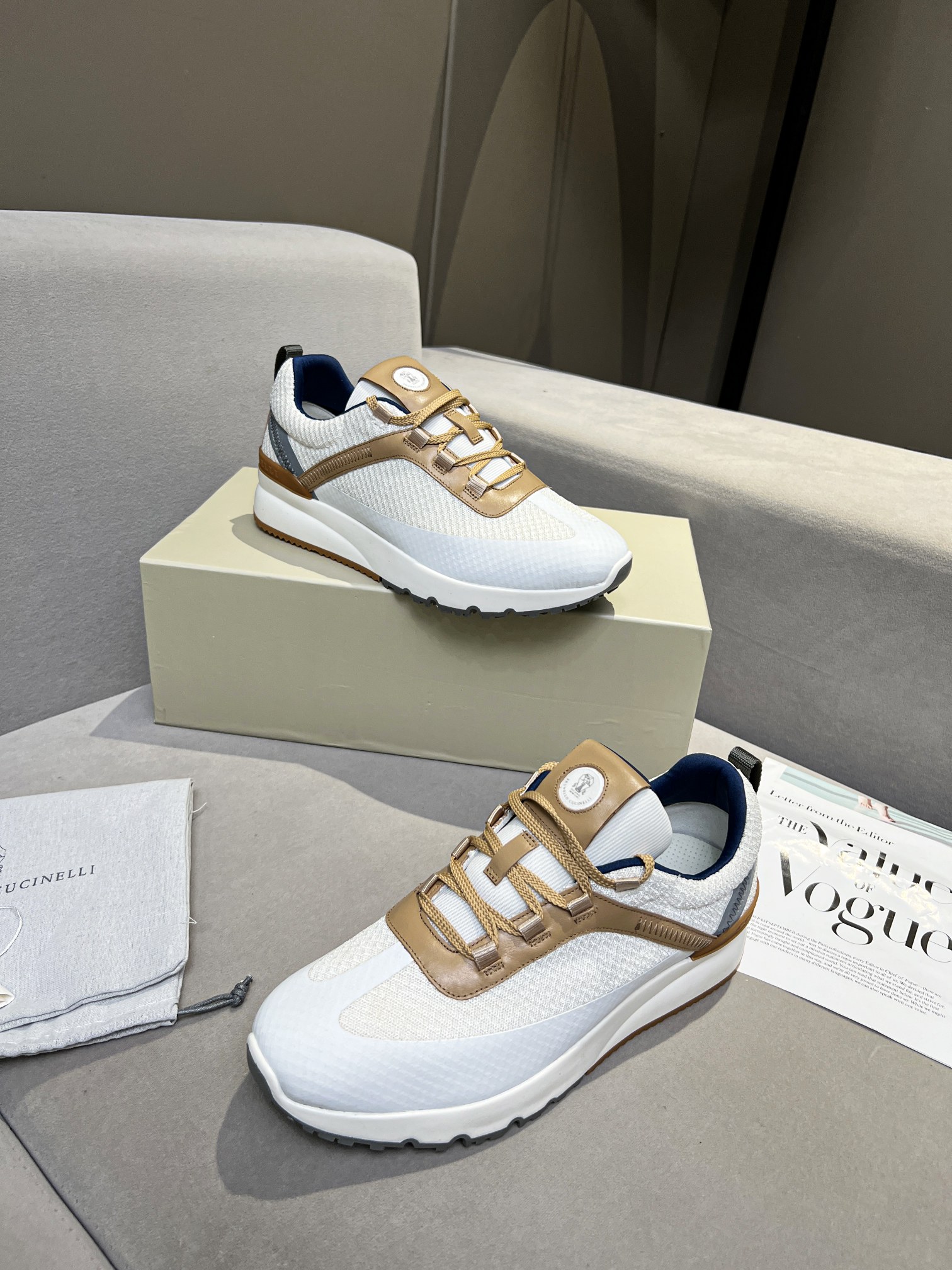Precio de fábrica La inspiración clásica de BrunelloCucinelli en los Louboutin define la elegancia m