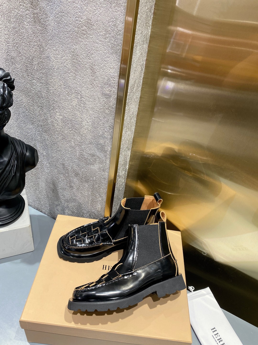 Trendy Chelsea Boots with Knitting and Square Elements, Original Cow Skin. - 图片 5