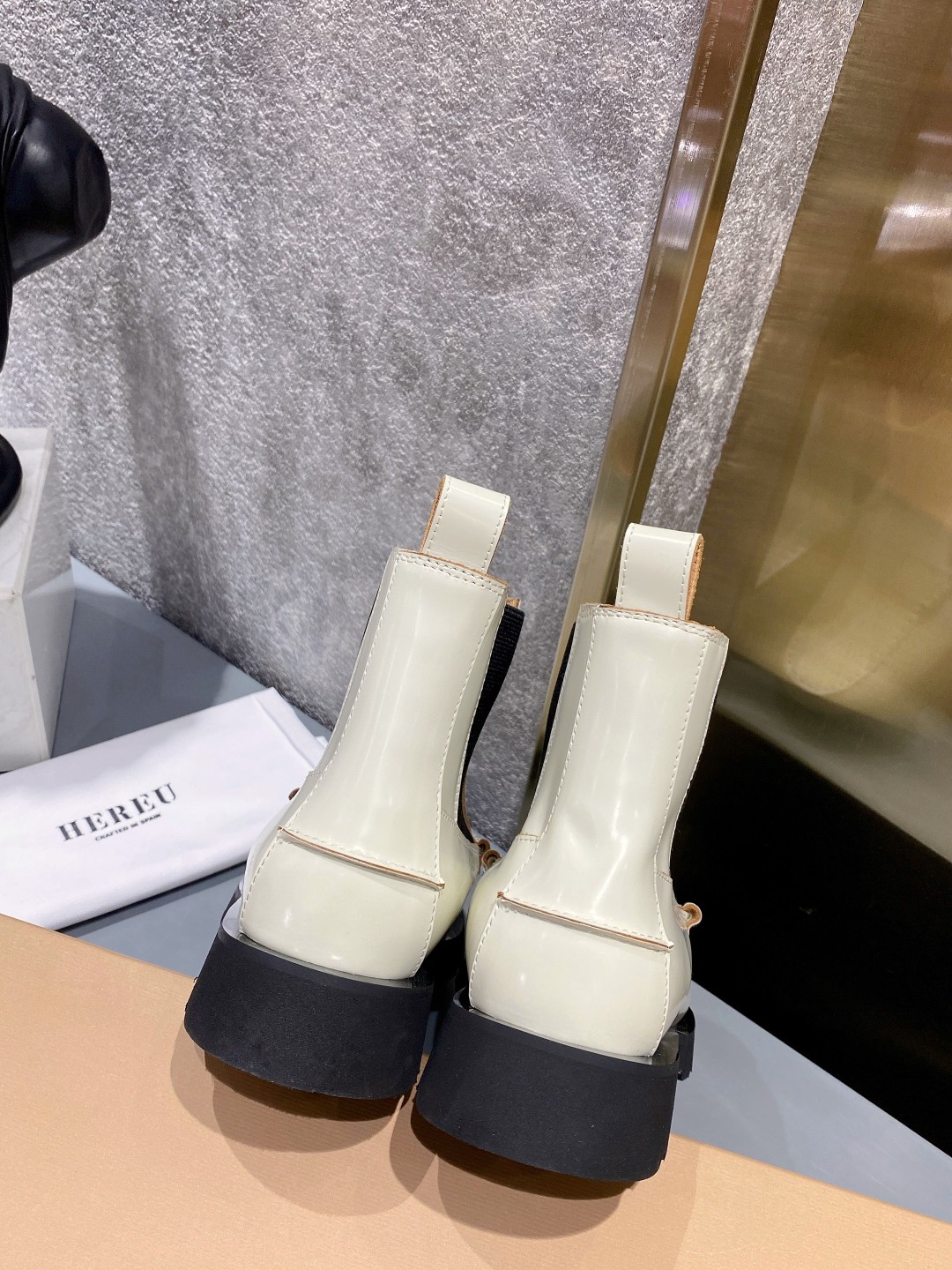 Stylish Chelsea Boots with Knitting and Square Elements for Fall and Winter - 图片 8