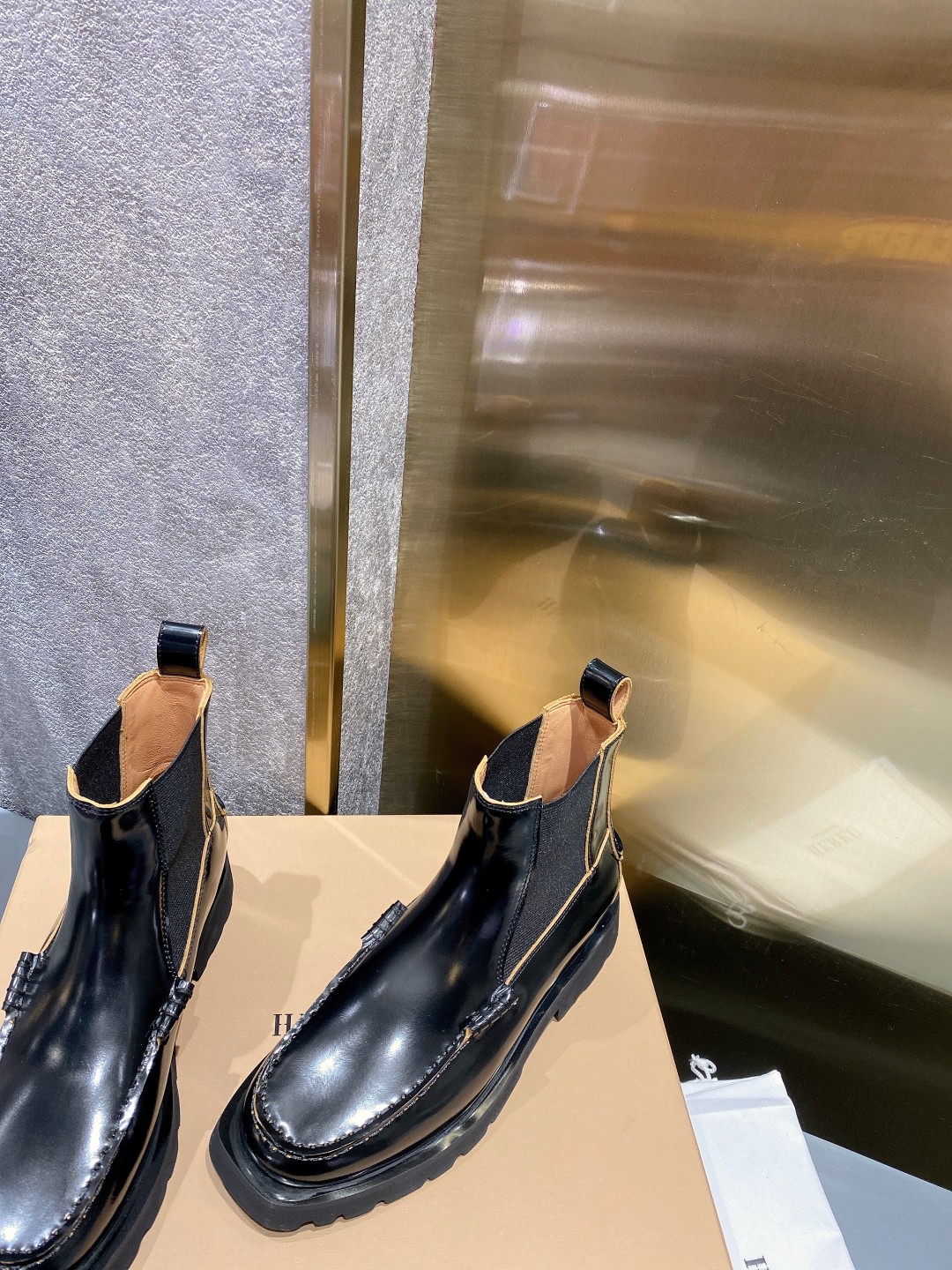 Stylish Chelsea Boots with Knitting and Square Elements for Fall/Winter Fashion - 图片 3