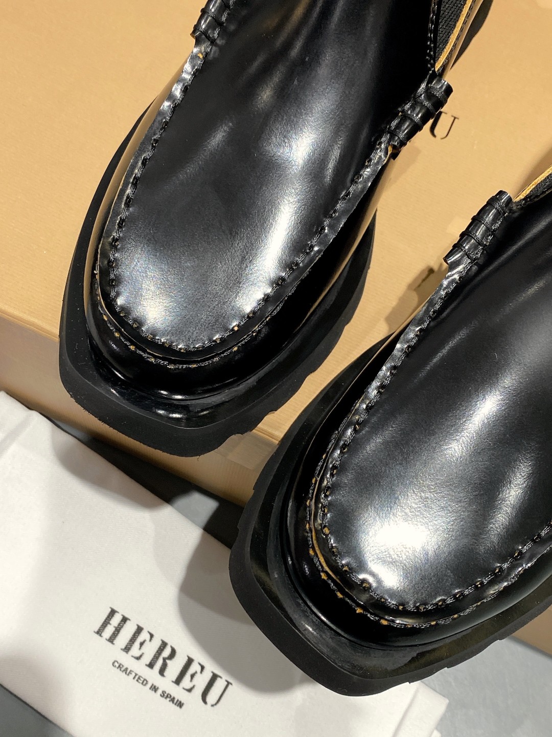 Stylish Chelsea Boots with Knitting and Square Elements for Fall/Winter Fashion - 图片 9