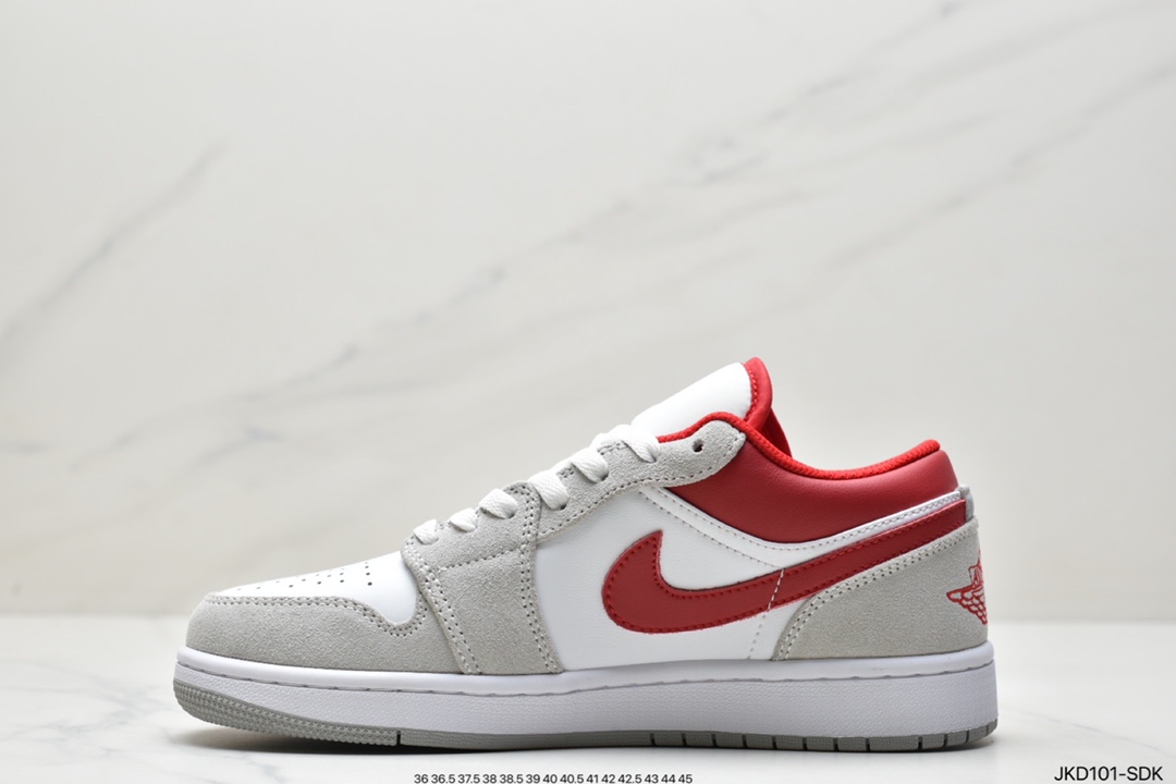 Air Jordan 1 Low AJ1乔1低帮休闲板鞋 553558-612 Air Jordan 1 Low AJ1乔1低帮休闲板鞋 553558-612