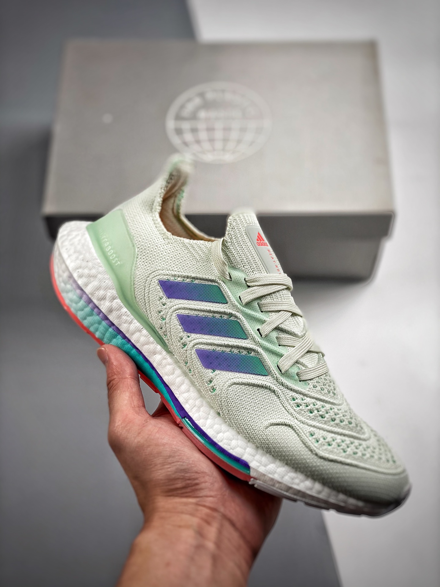 -3 Ultra Boost 8.0 verde claro, lanzamiento simultáneo en tiendas, fotos reales en primer lanzamiento. En comparación c…