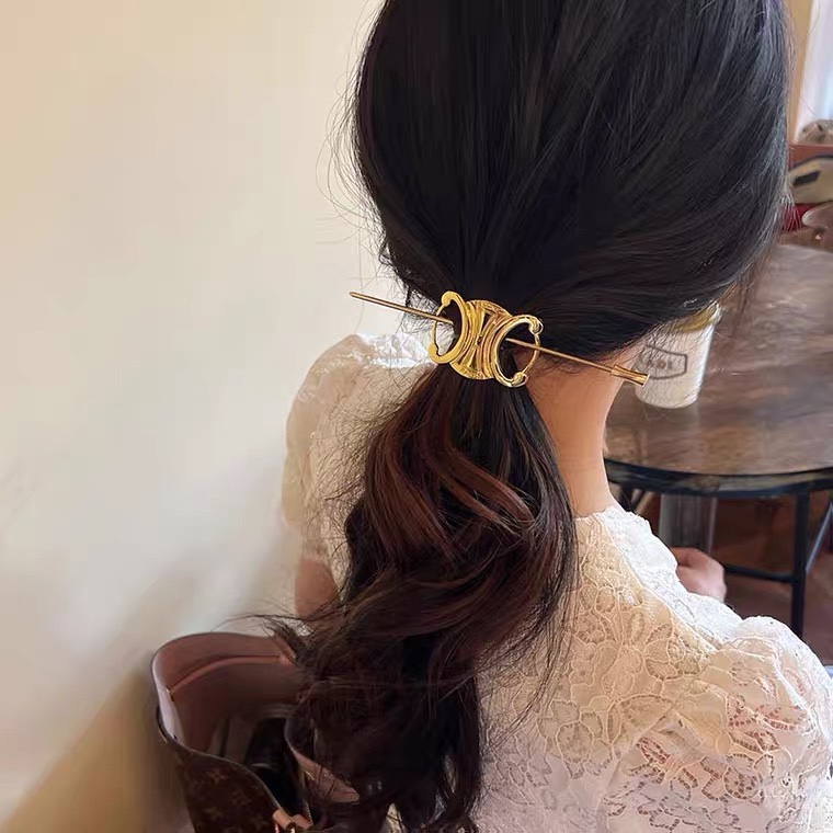 Celine New Chunky Hairpin: Oversized Tortoiseshell Acetate Design 11 i1659589111 182 4