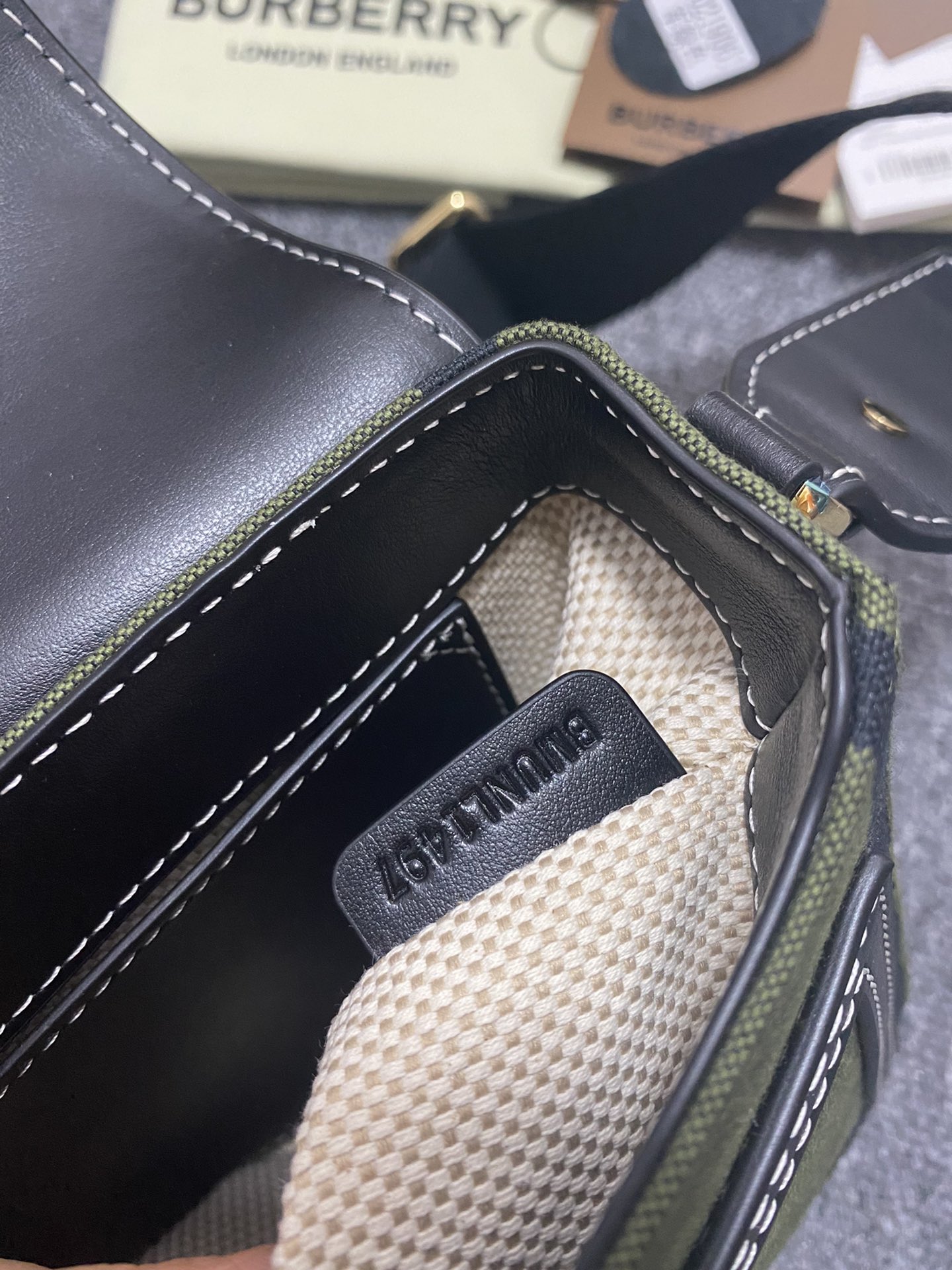 Burberry巴宝莉提花精纺格纹棉质帆布斜背包