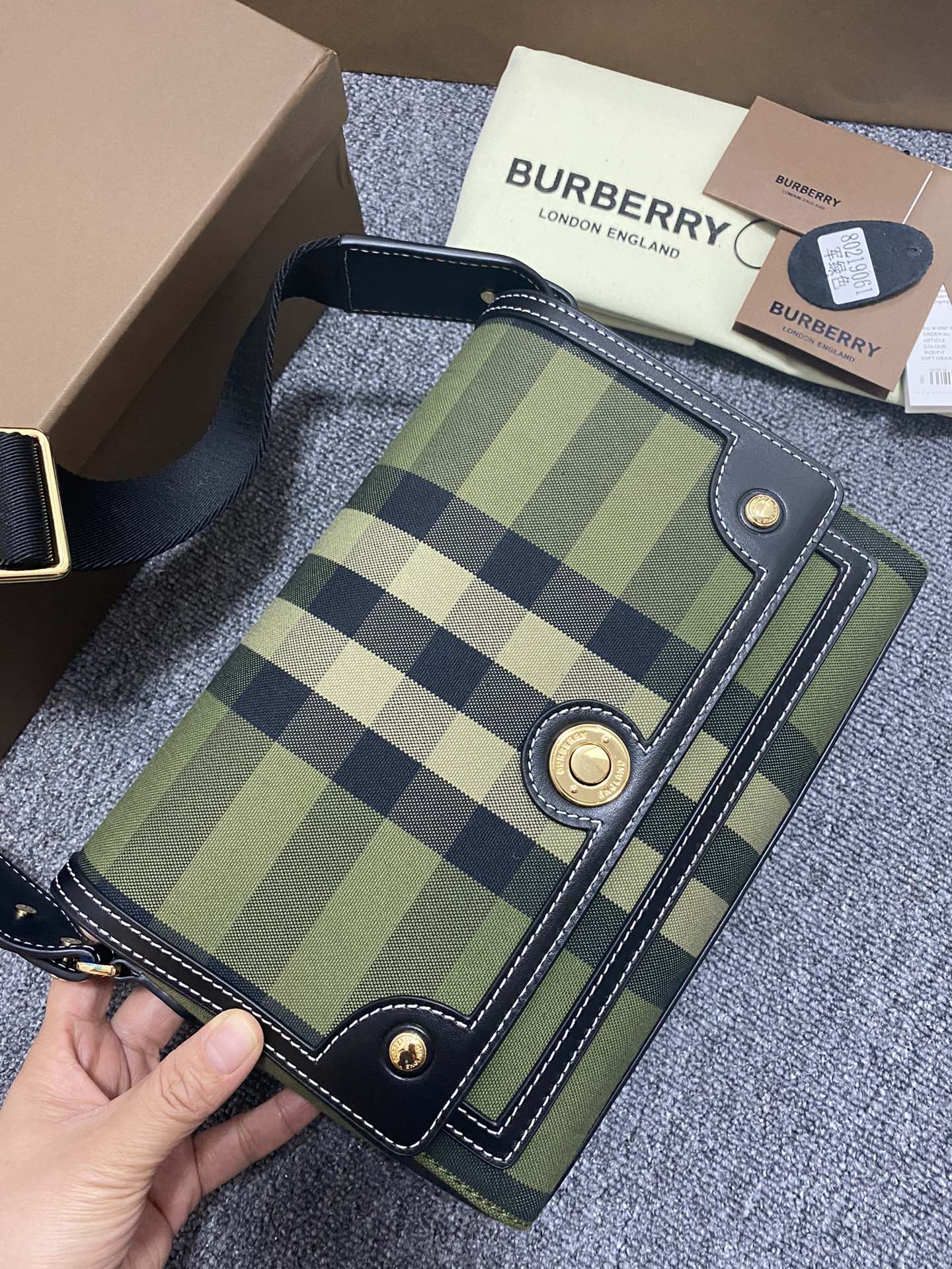Burberry巴宝莉提花精纺格纹棉质帆布斜背包