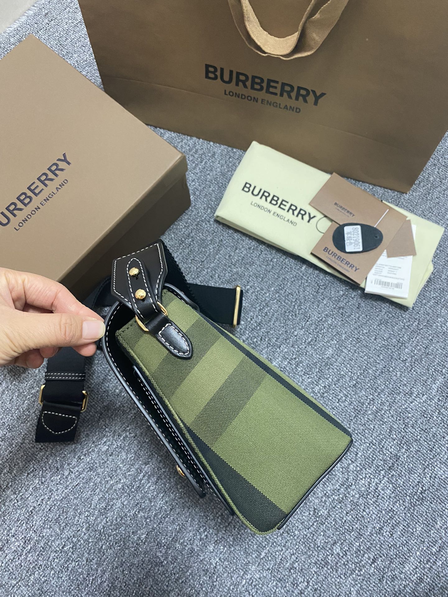 Burberry巴宝莉提花精纺格纹棉质帆布斜背包