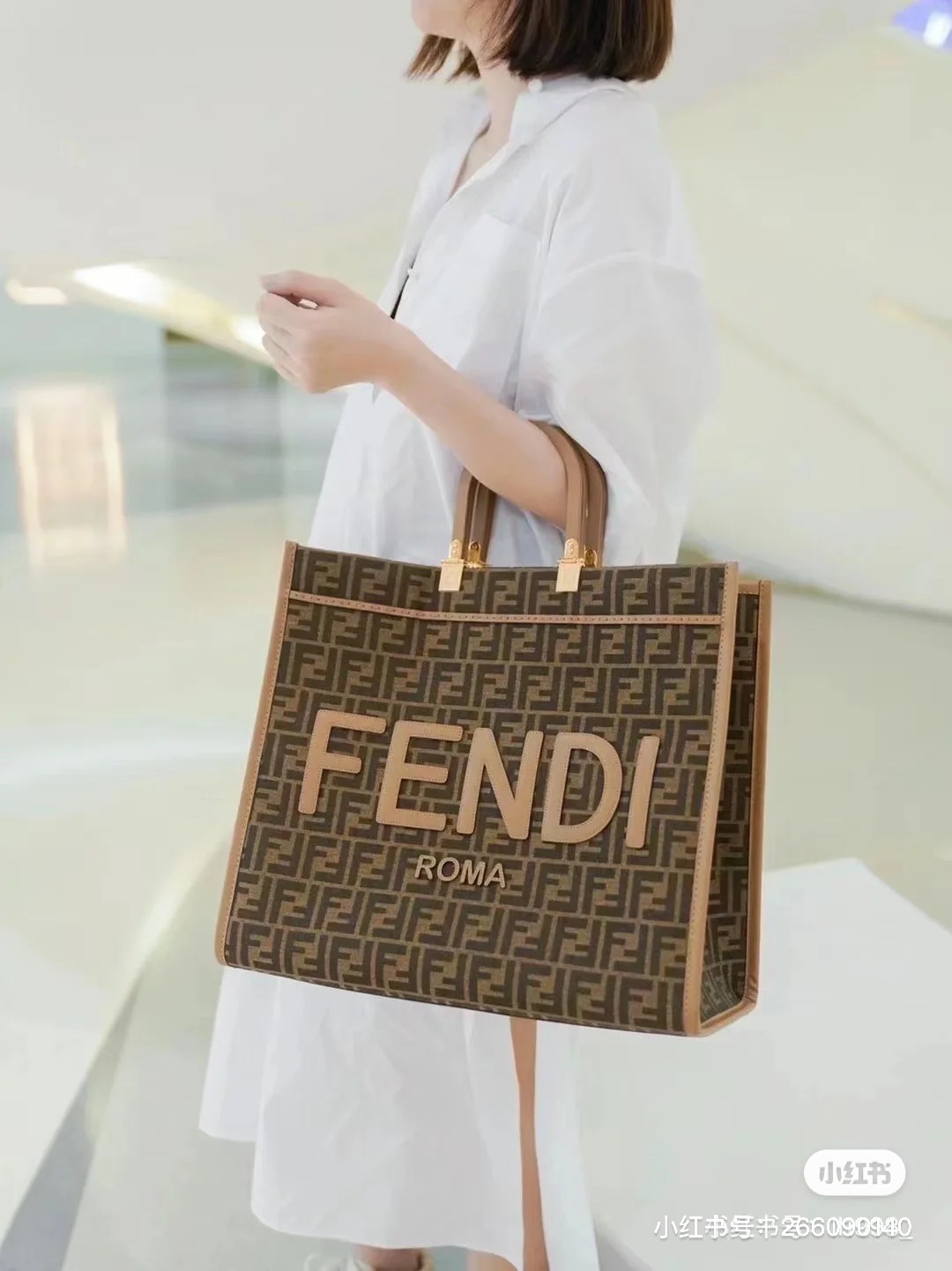 Fendi Tote Bag 8372 Advanced Upper Body Figure