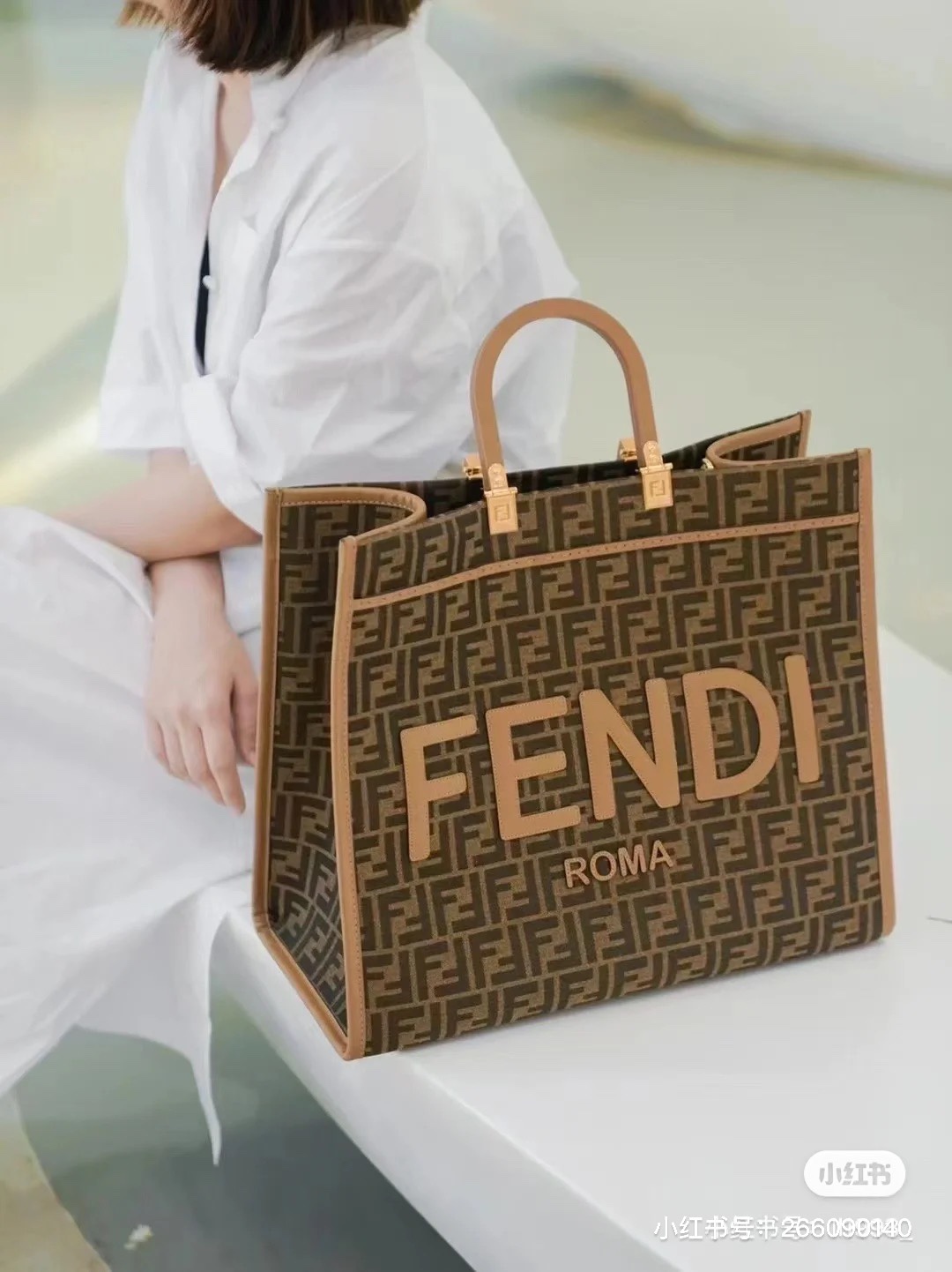 Fendi Tote Bag 8372 Advanced Upper Body Figure