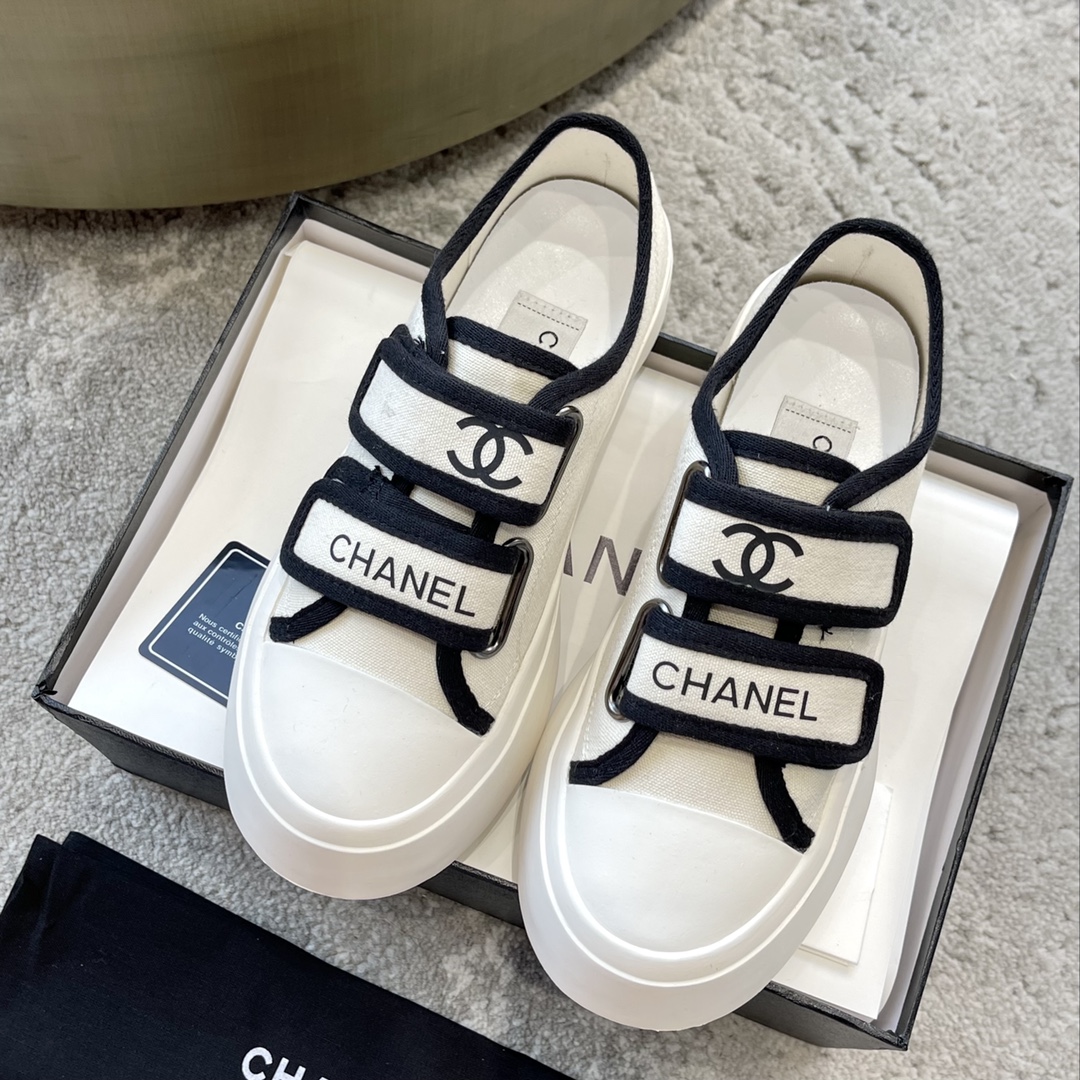 CHANEL 캔버스화 인플루언서 연예인 강력 추천 슬림해 보이고 다리 길어 보이는 귀엽고 복고풍 디자인 캔버스 워터 다이드 카우하이드