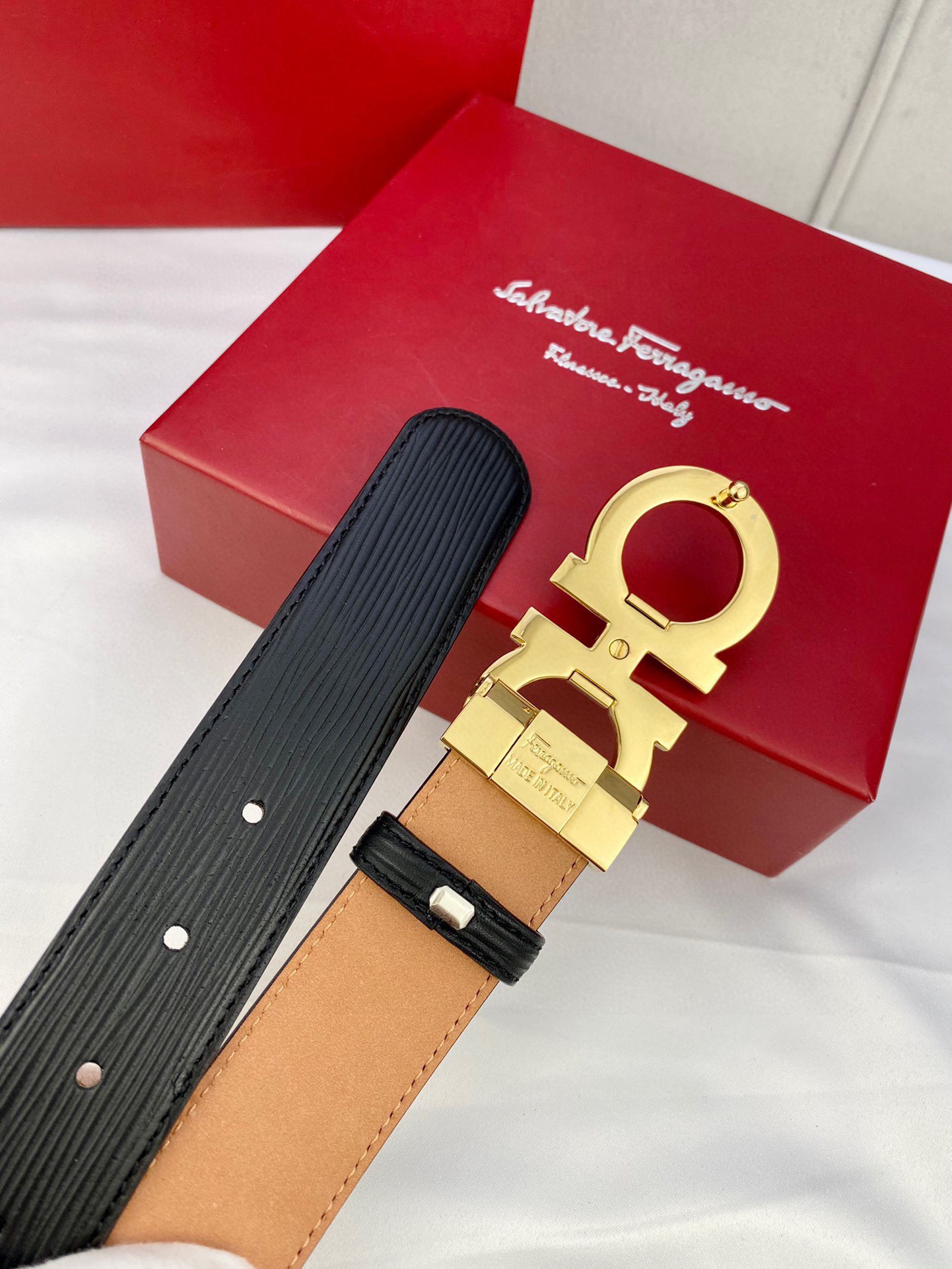 Ferragamo Style Leather Men's Belts style reference detail image 9 from source 731703
