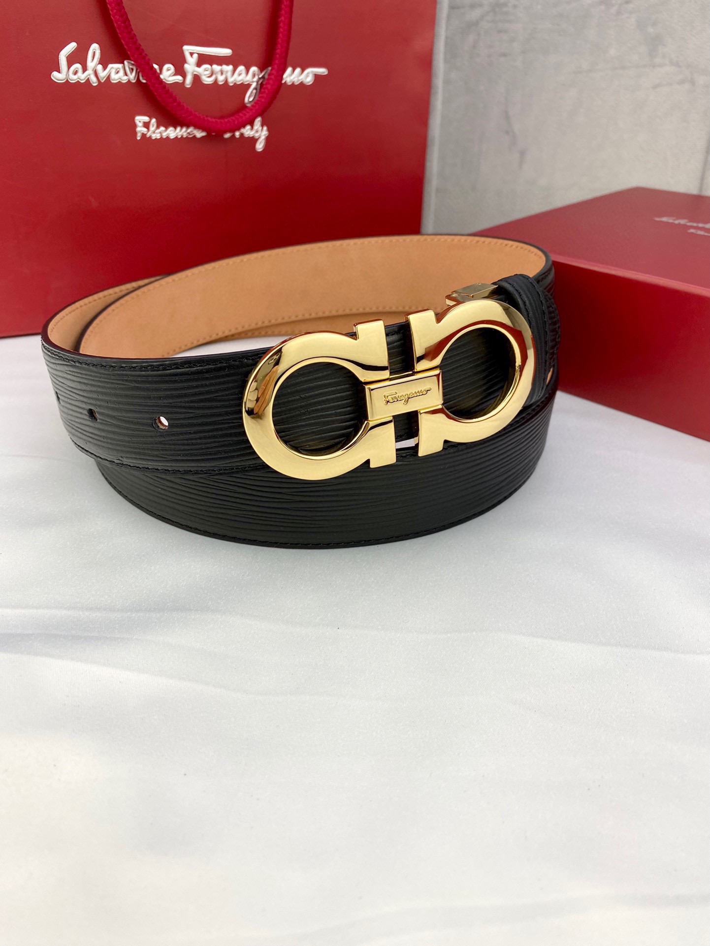 Ferragamo Style Leather Men's Belts style reference detail image 7 from source 731703