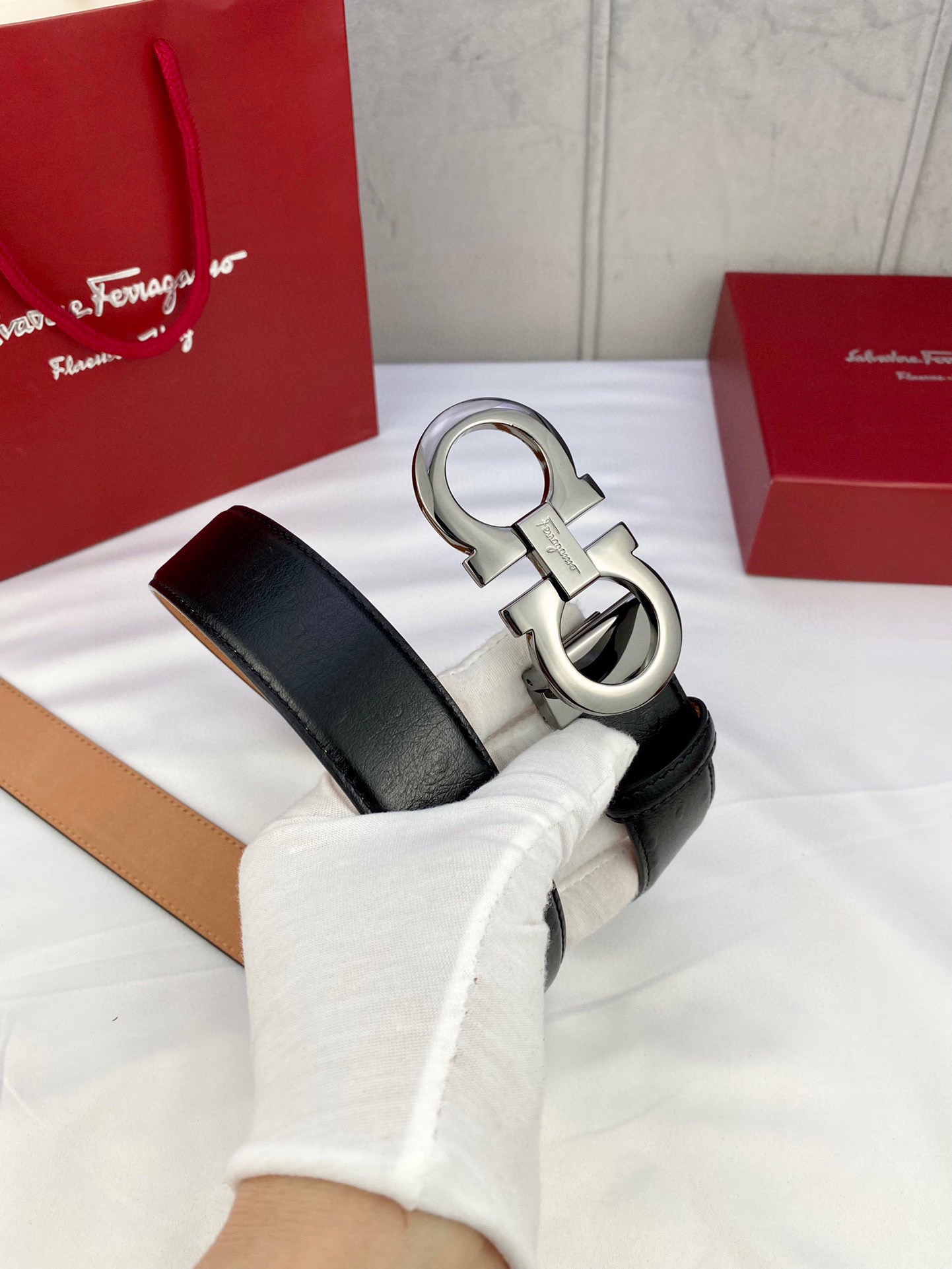 Ferragamo Style Leather Men's Belts style reference detail image 3 from source 731704