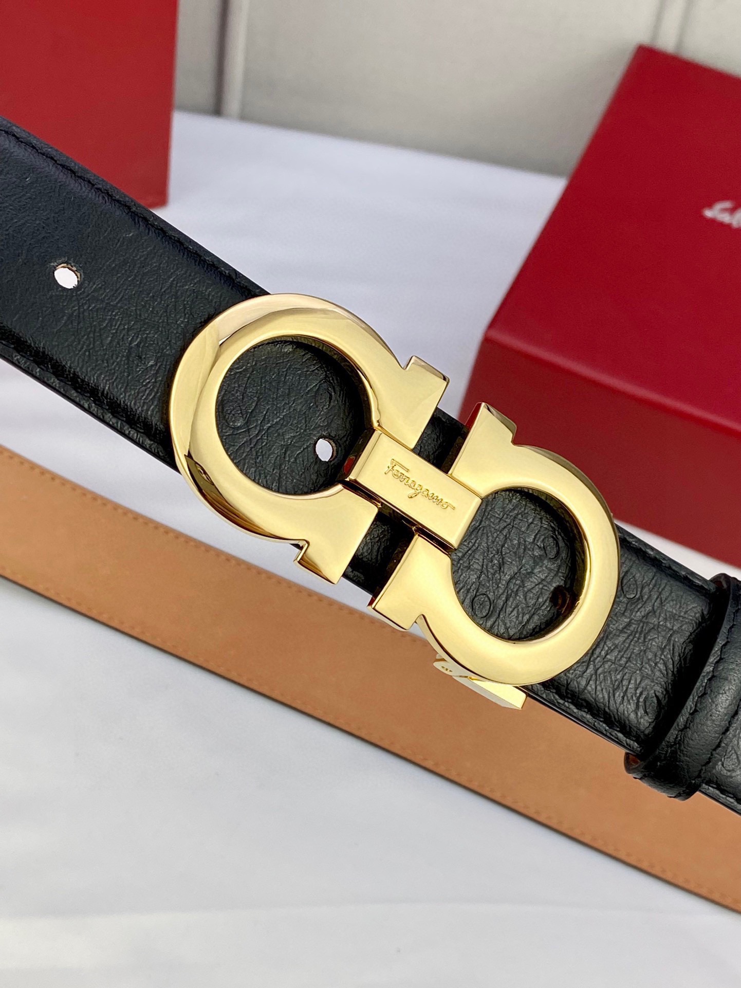 Ferragamo Style Leather Men's Belts style reference detail image 6 from source 731704