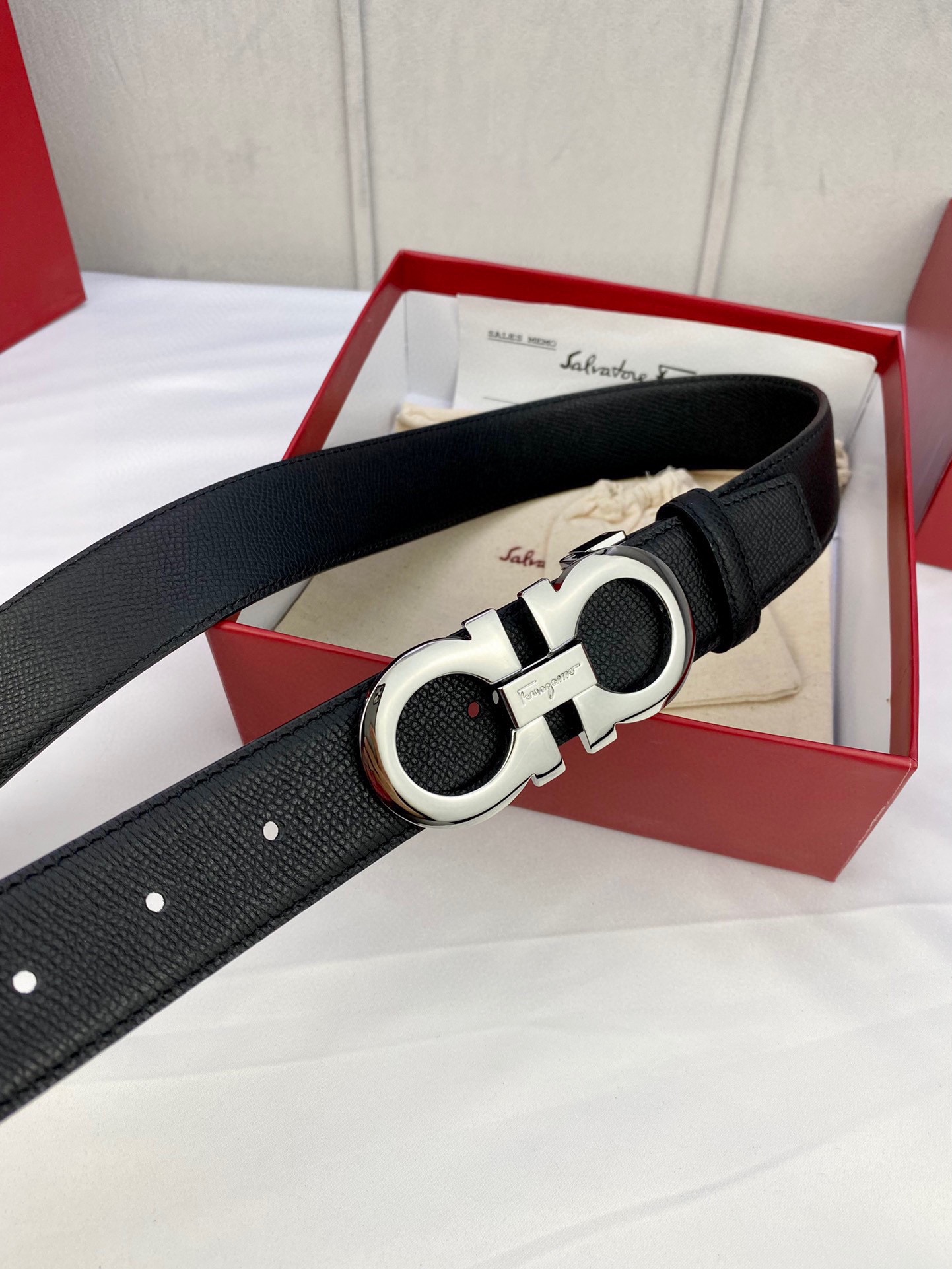 Ferragamo Style Leather Men's Belts style reference detail image 3 from source 731705
