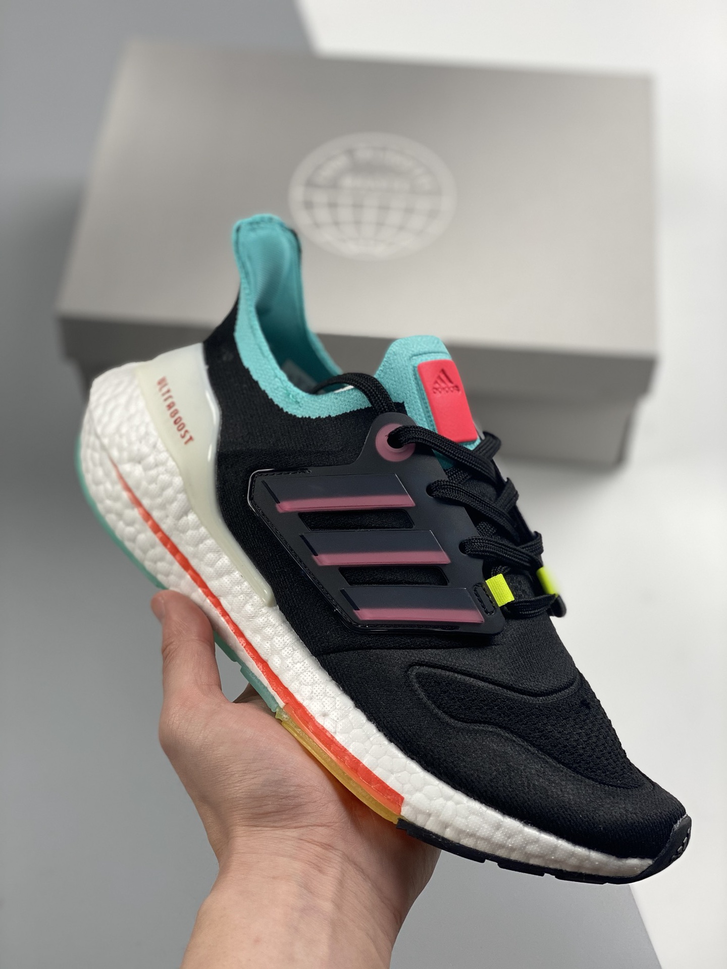 -3 Ultra Boost 8.0 negro y verde, lanzamiento simultáneo en tiendas, fotos reales en primer lanzamiento. En comparación…