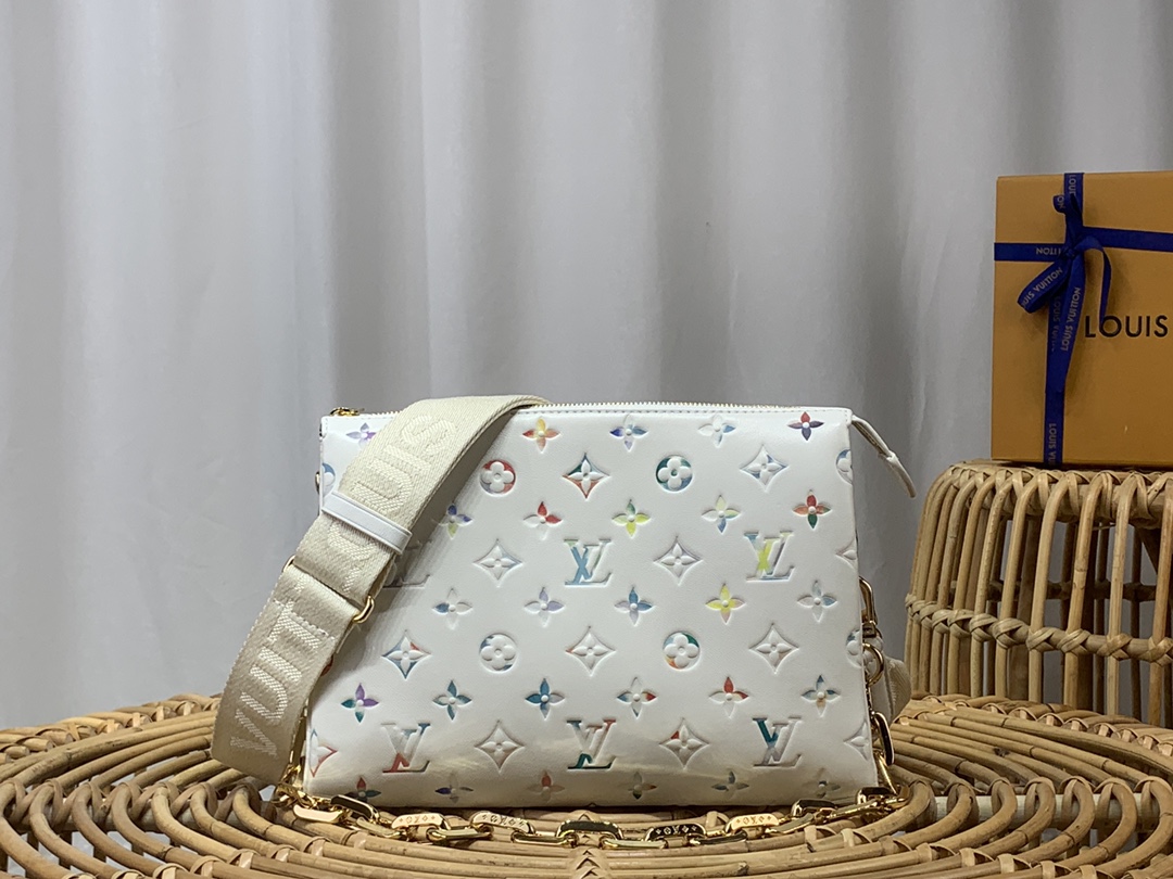Louis Vuitton LV Coussin Online
 Bags Handbags White Fabric Sheepskin Chains M21209