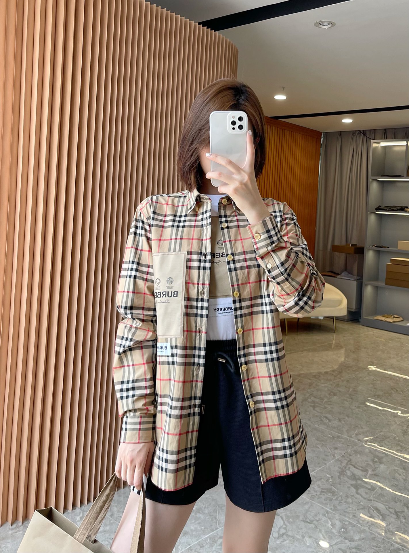 NO:782438,Actual shot of model’s upper body, Burberry-clothing,19860909模特上身实拍演绎,博柏利-服装,,Women's clothing