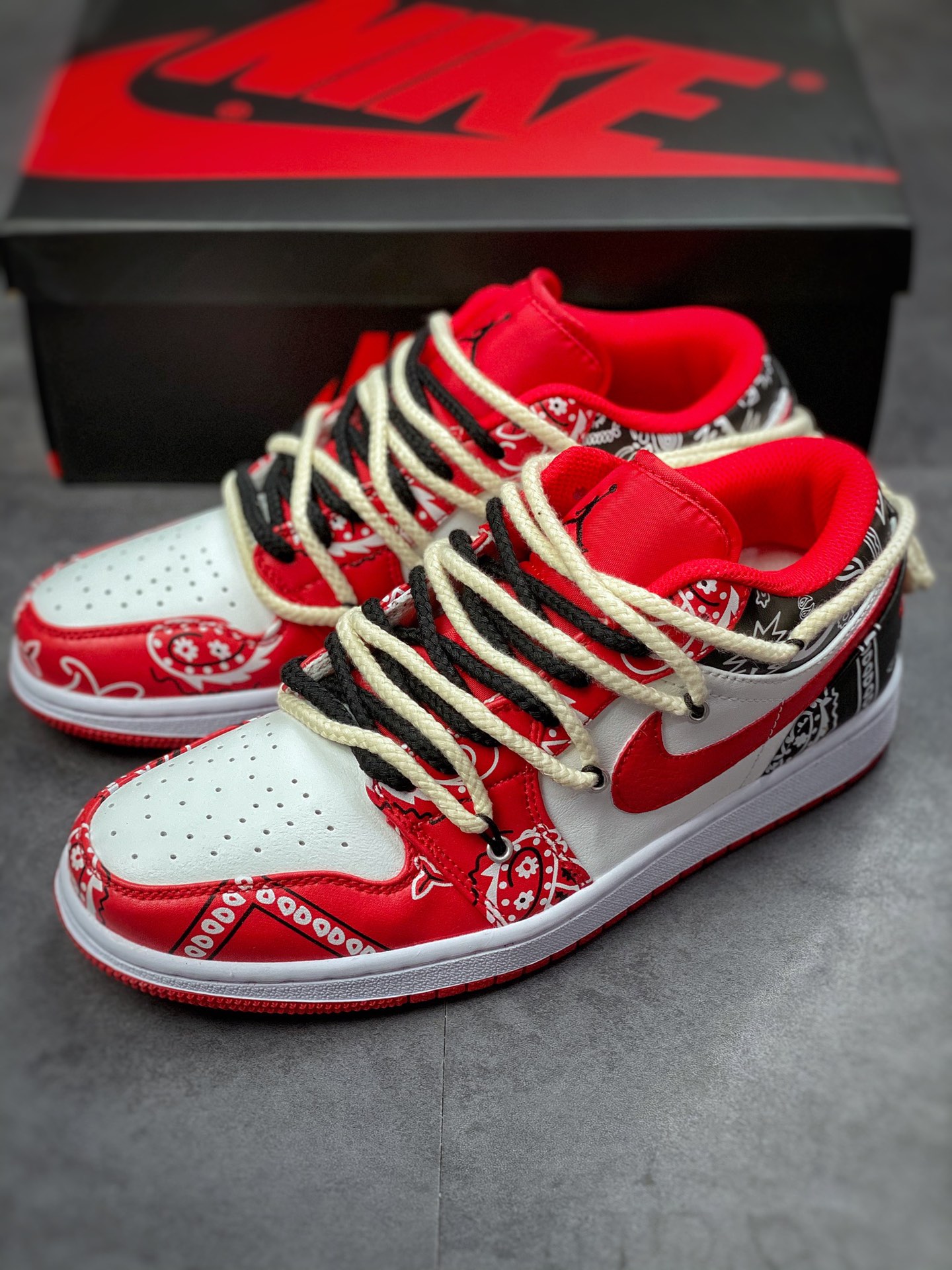 Nike Air Jordan 1 Low”Chicago/White Paisley” 芝加哥红黑白绑绳553558-840 Nike Air Jordan 1 Low”Chicago/White Paisley” 芝加哥红黑白绑绳553558-840