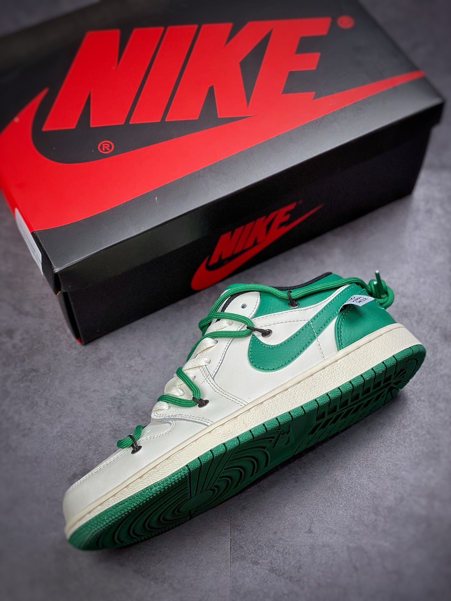 Nike Air Jordan 1 Low”Beige/Green/Happy Smile” 米白深绿微笑绑绳DC0774-850