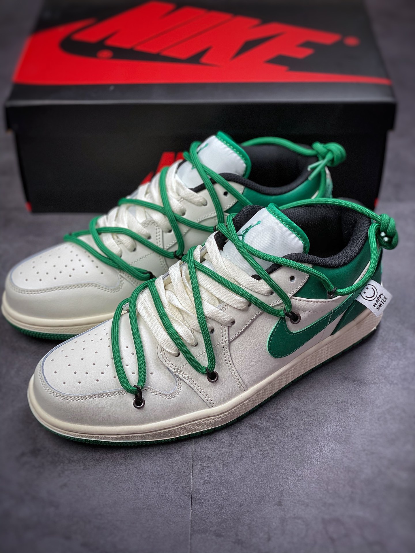 Nike Air Jordan 1 Low”Beige/Green/Happy Smile” 米白深绿微笑绑绳DC0774-850
