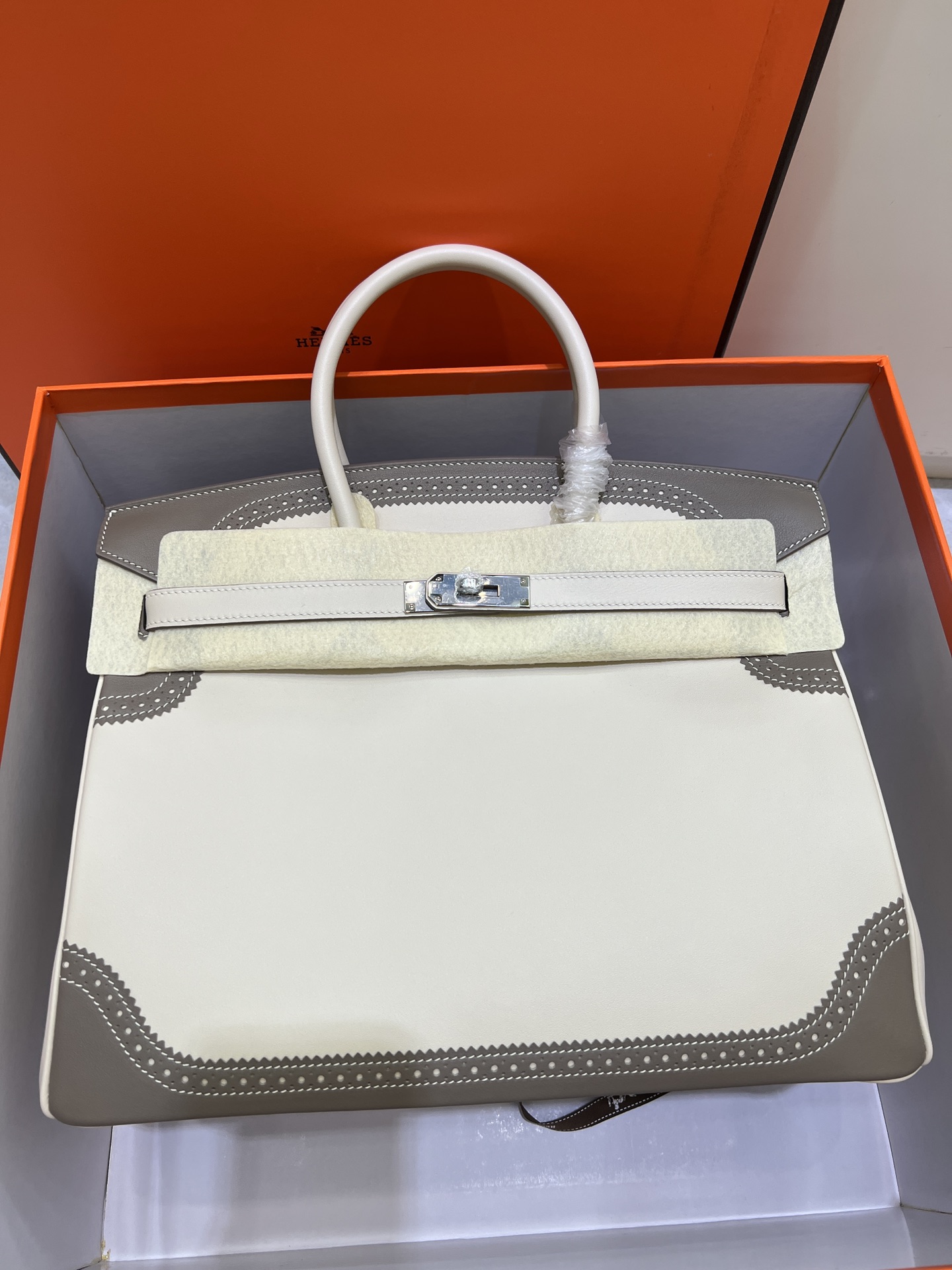 Hermès Birkin 35 Swift/Togo Leather Lace Limited Edition Designer Handbag 1 i1659690289 9629 0