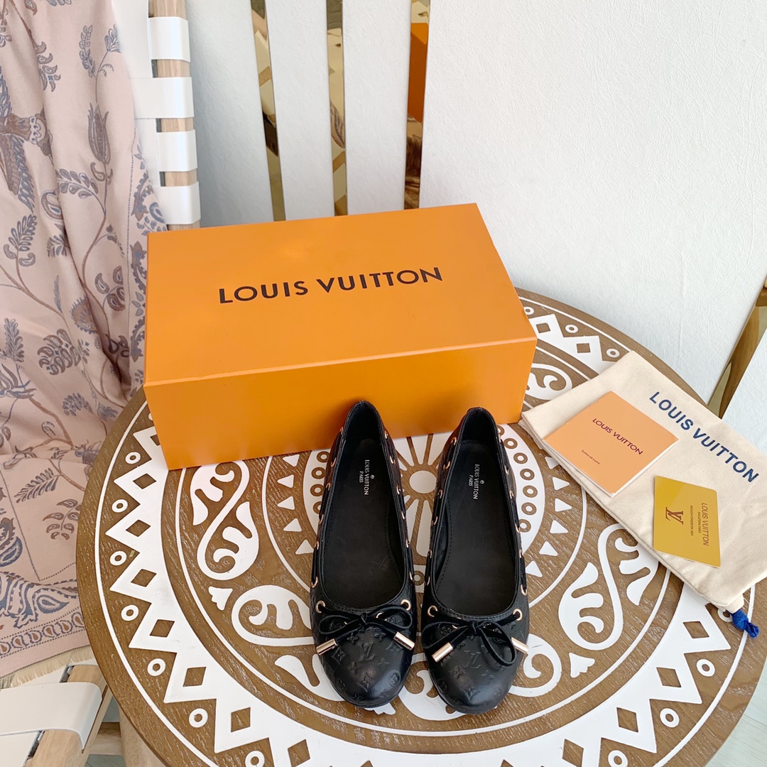 LOUIS VUITTON Mary Jane Shoes Simple and Stylish - Premium Version