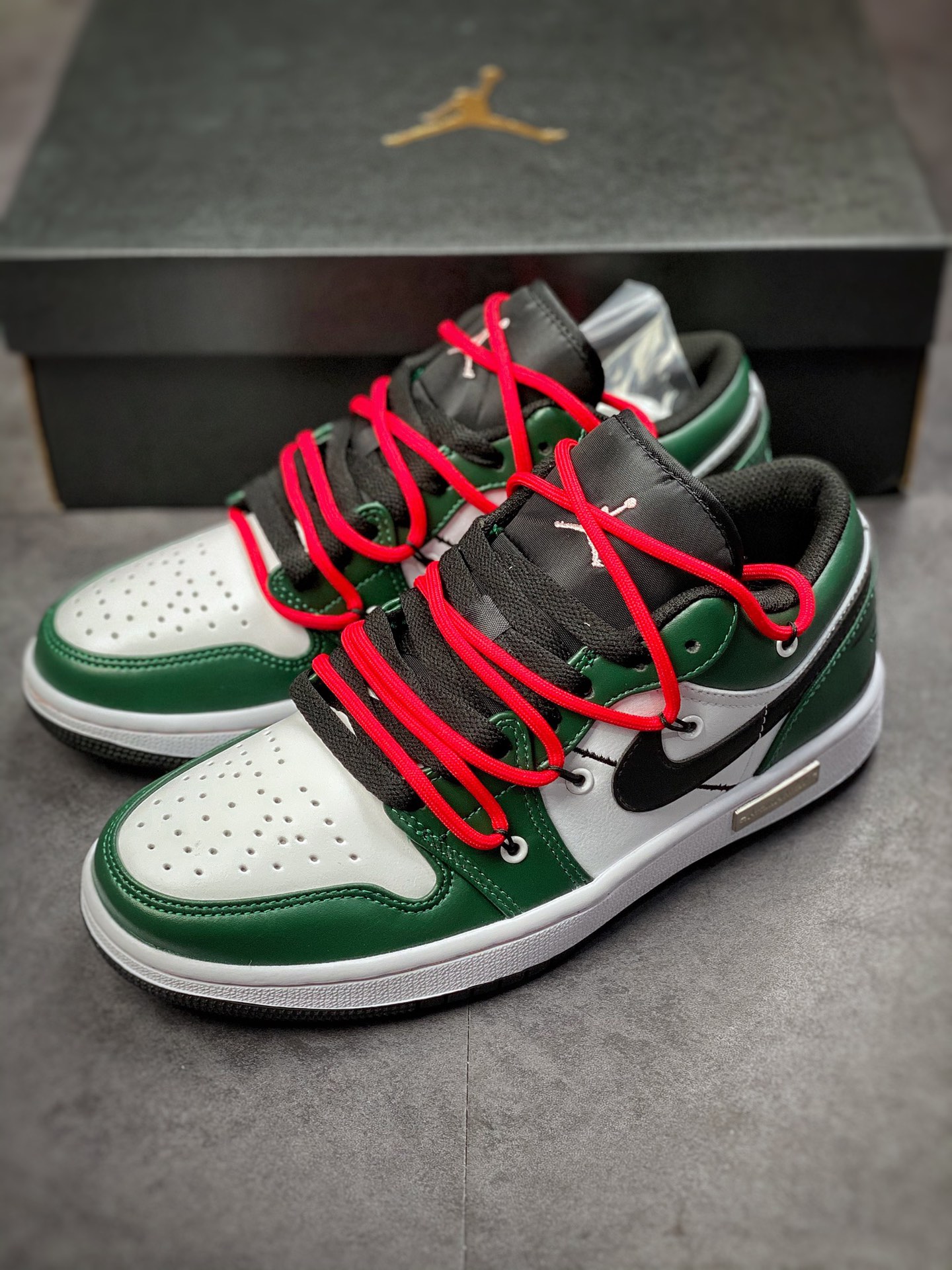 240 Air Jordan 1 Low 解构红白绿 553558-062