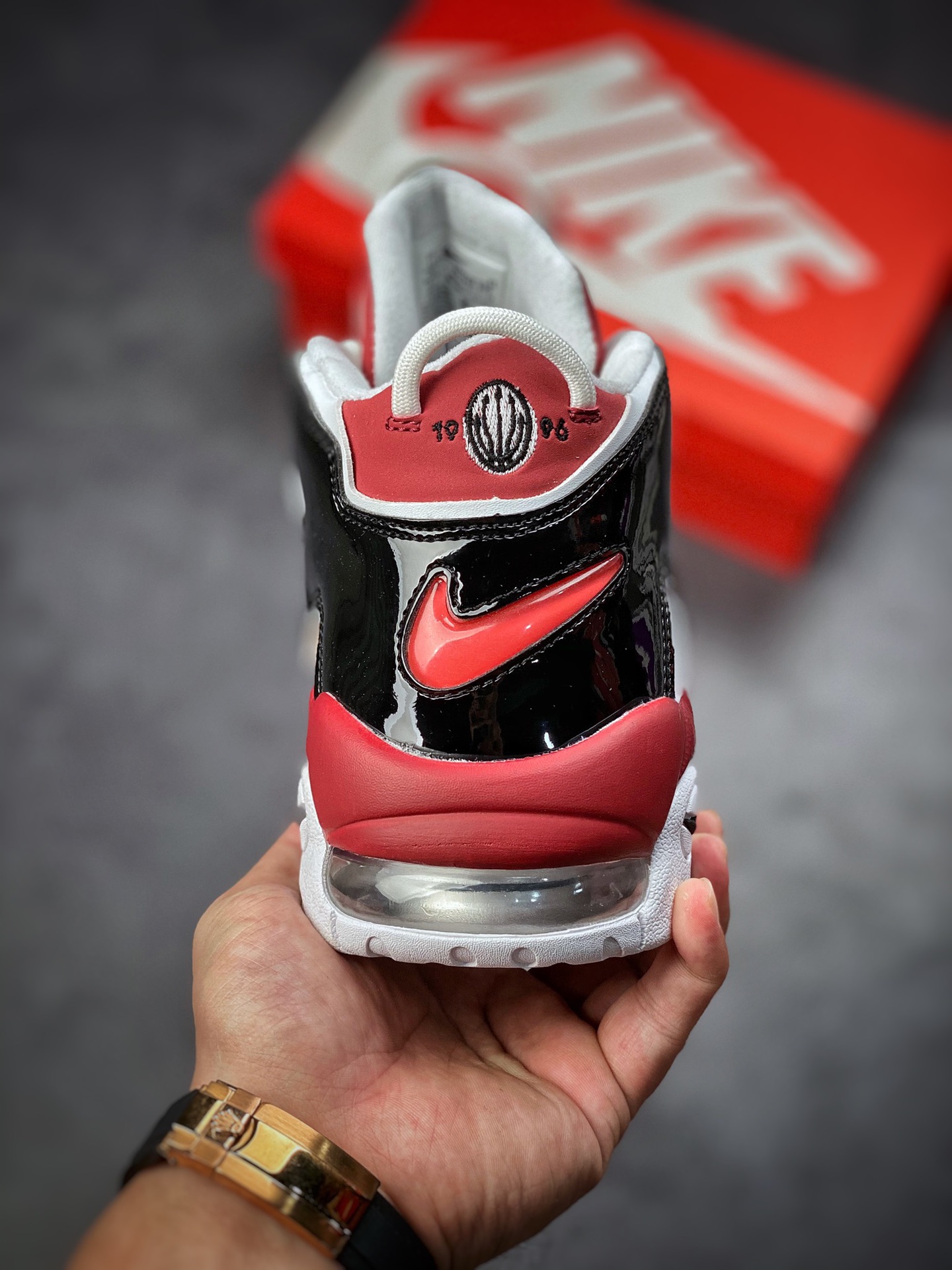 240 Air More Uptempo 代表着历史最高版本皮蓬 921948-600