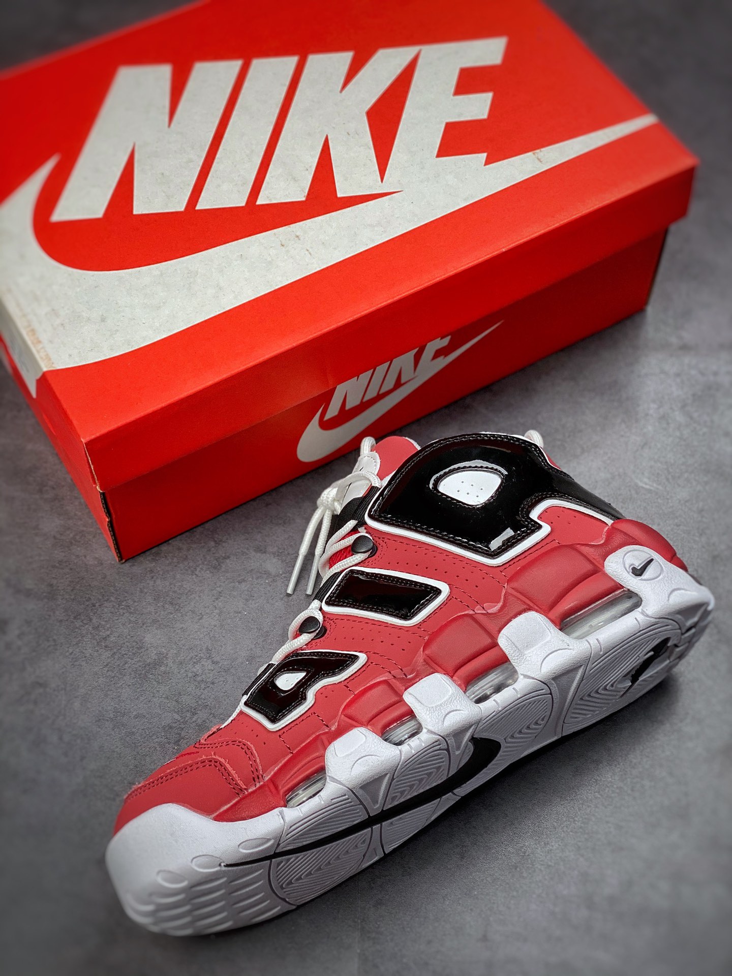 240 Air More Uptempo 代表着历史最高版本皮蓬 921948-600