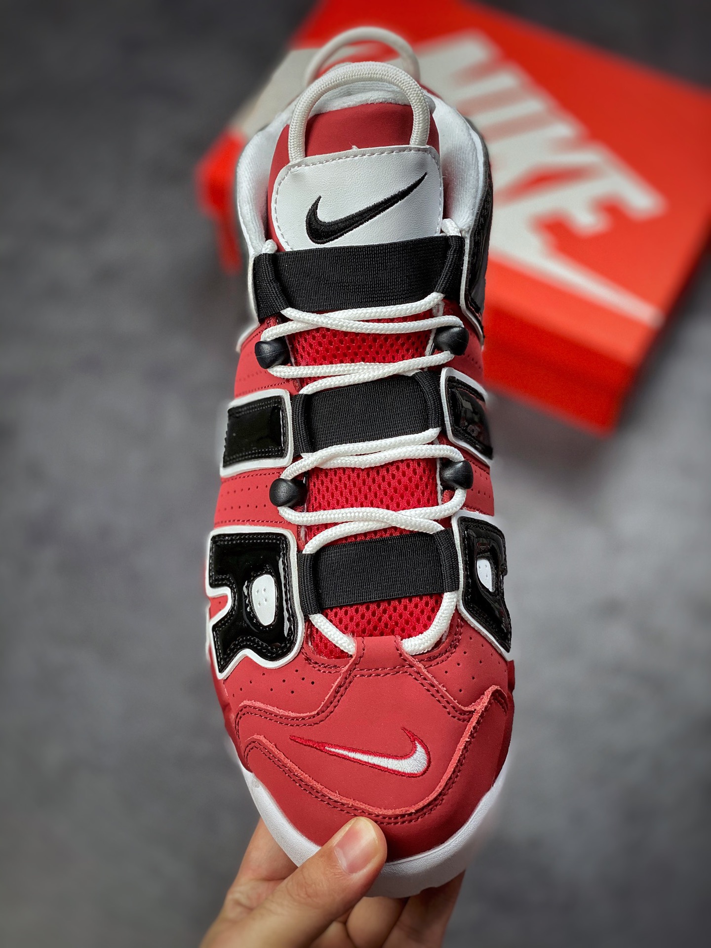 240 Air More Uptempo 代表着历史最高版本皮蓬 921948-600