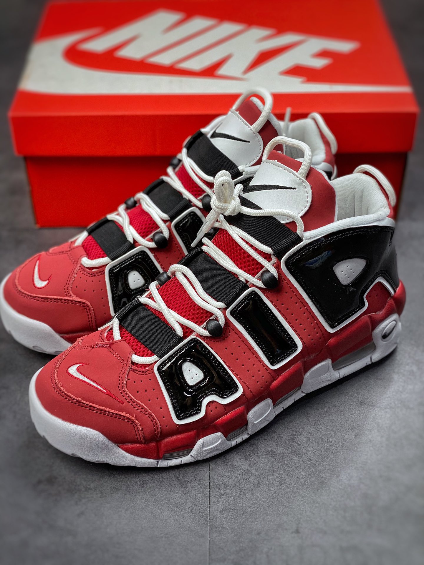 240 Air More Uptempo 代表着历史最高版本皮蓬 921948-600