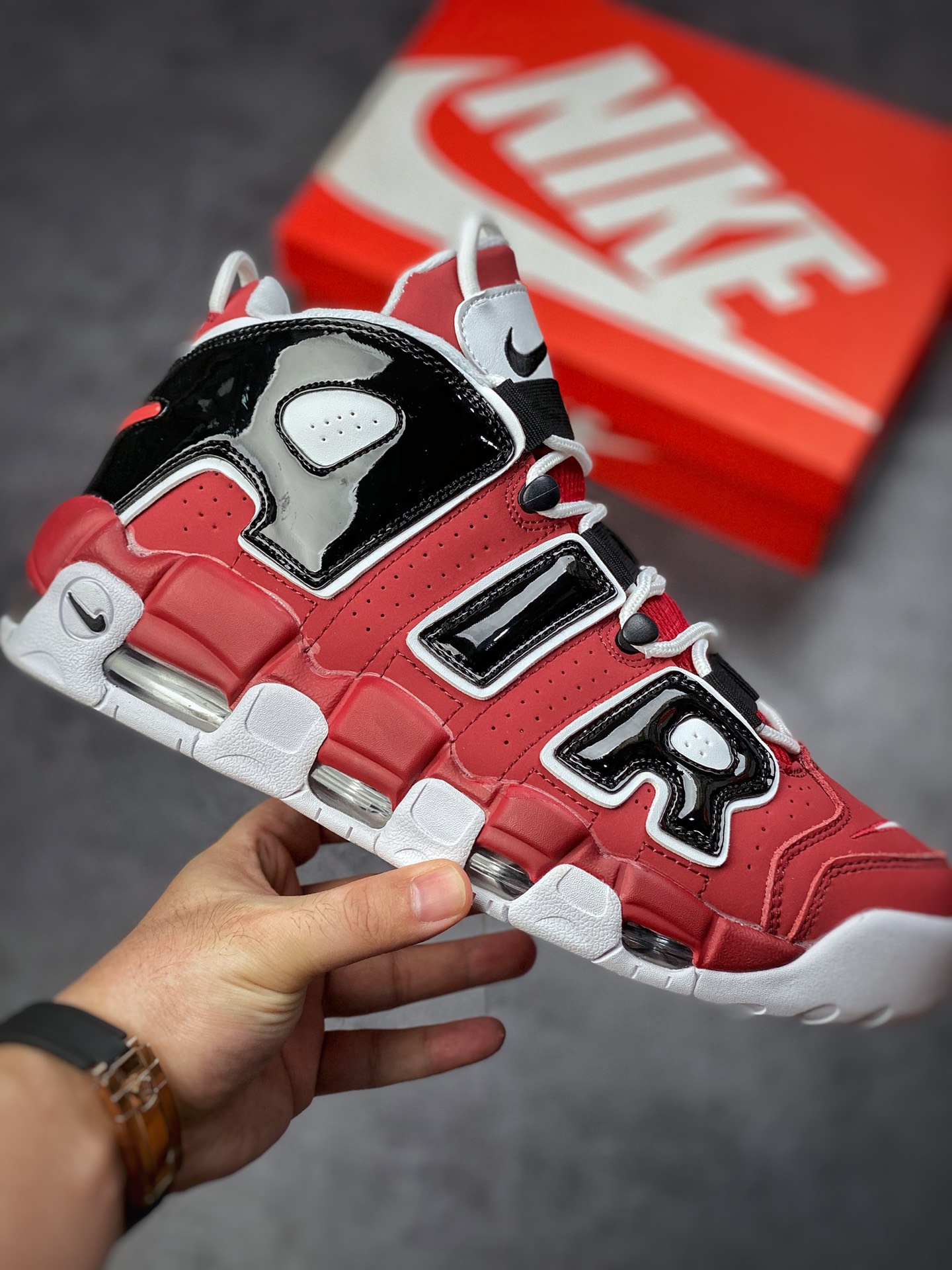 240 Air More Uptempo 代表着历史最高版本皮蓬 921948-600