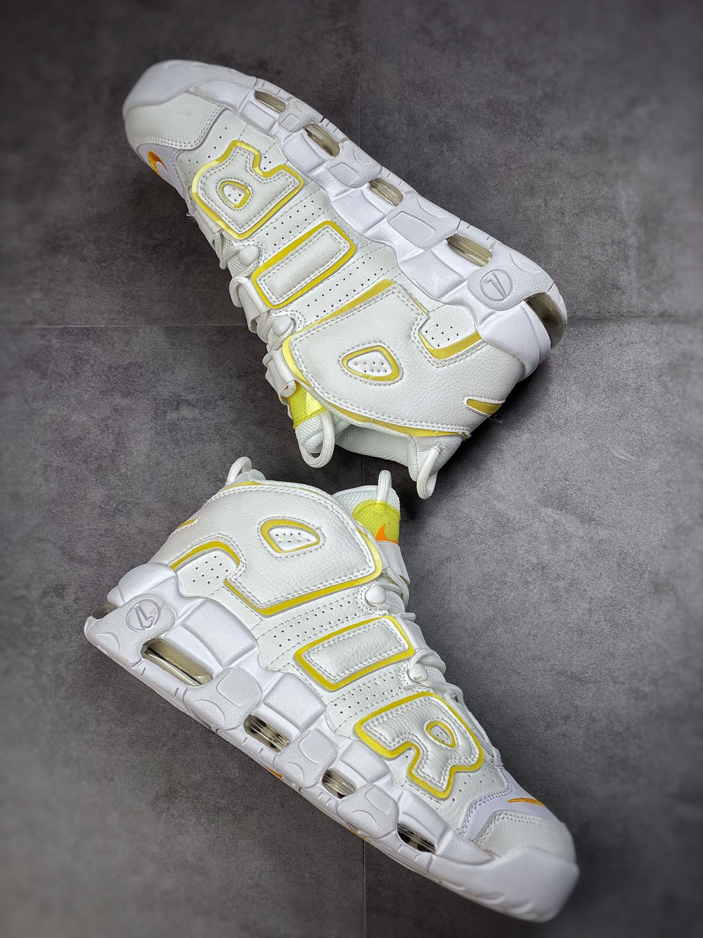 240 Air More Uptempo 代表着历史最高版本皮蓬 DM3035-100