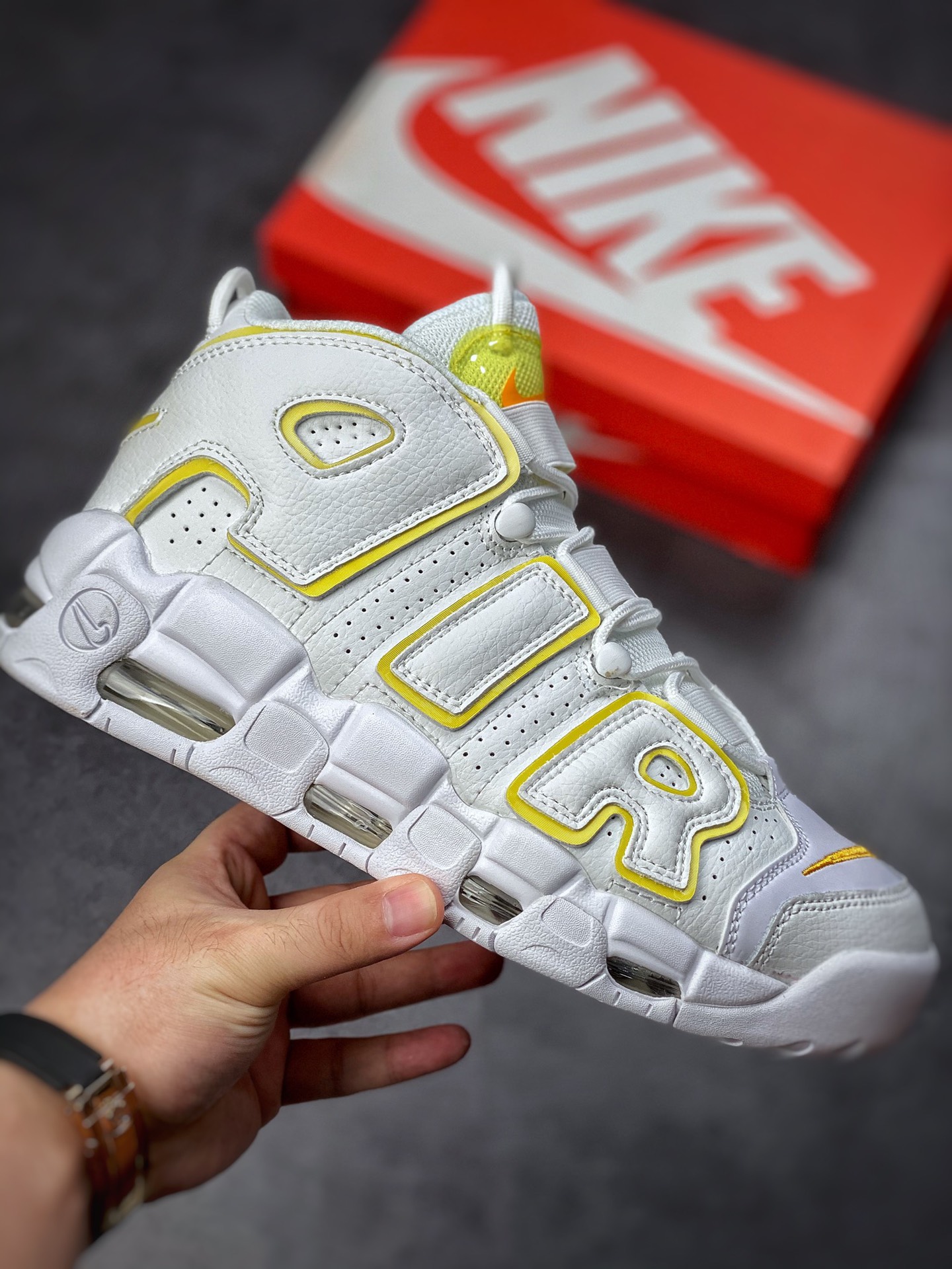 240 Air More Uptempo 代表着历史最高版本皮蓬 DM3035-100