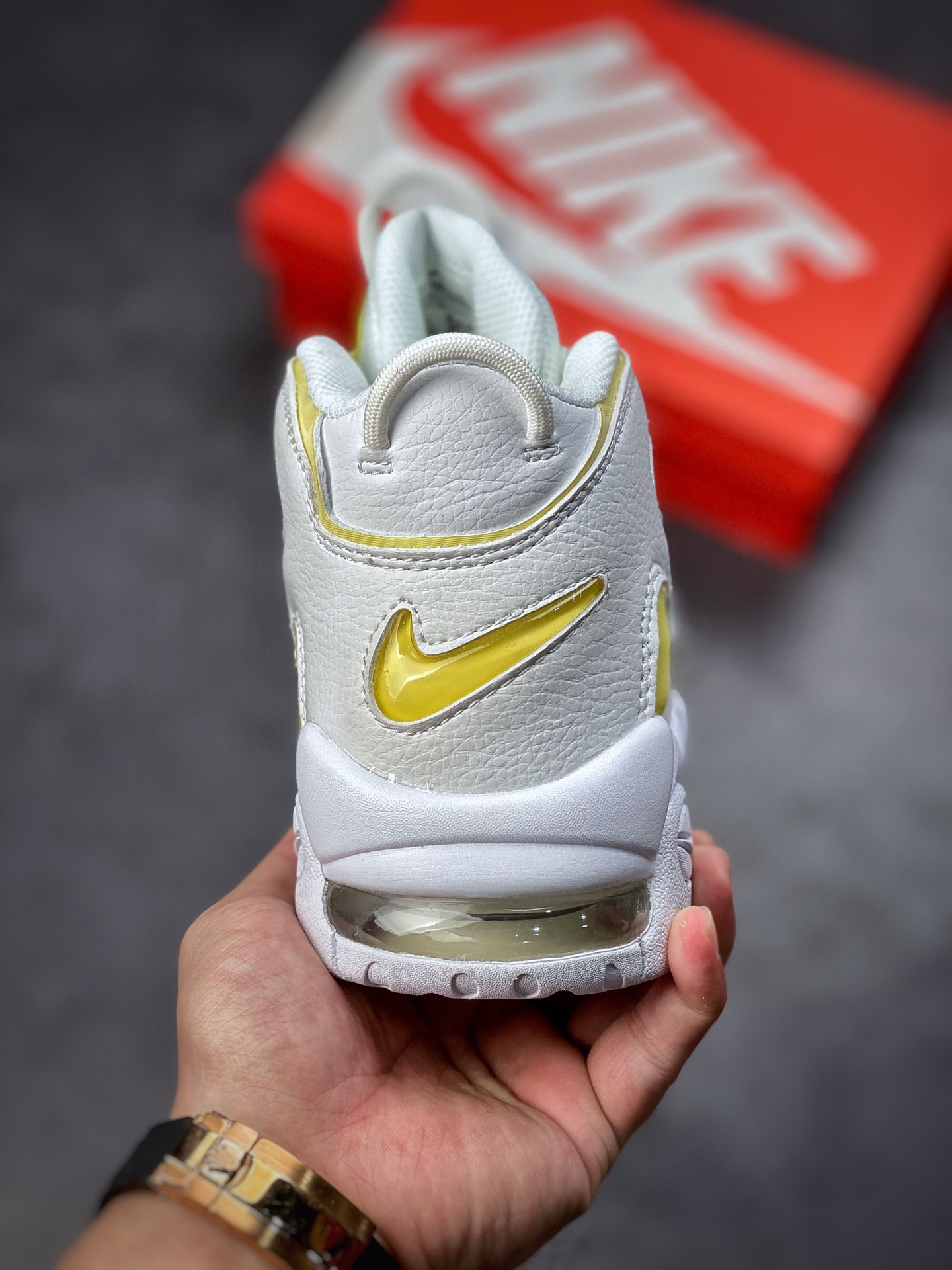 240 Air More Uptempo 代表着历史最高版本皮蓬 DM3035-100