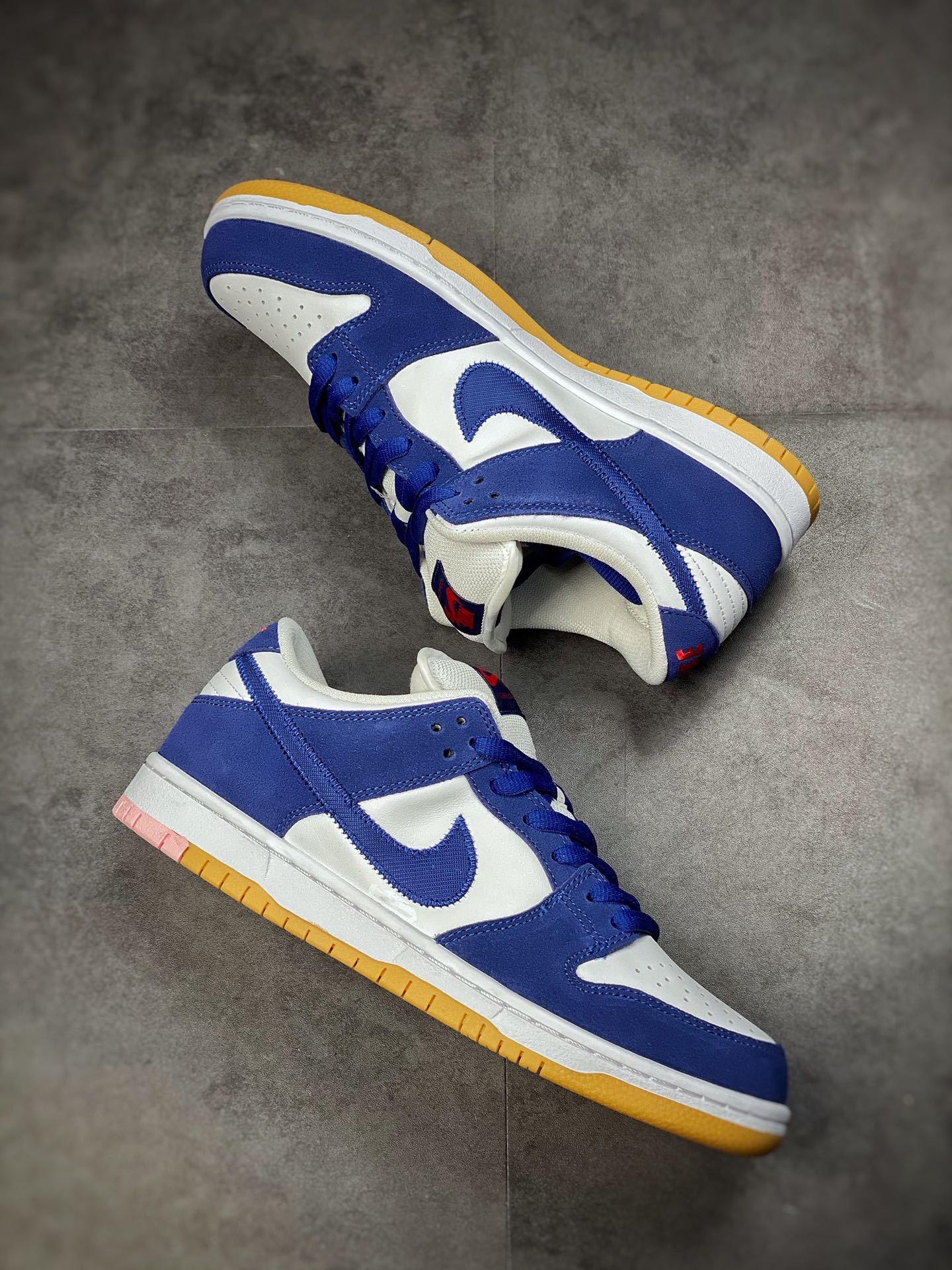 320 Nike SB Dunk Low 白蓝 洛杉矶道奇DO9395-400