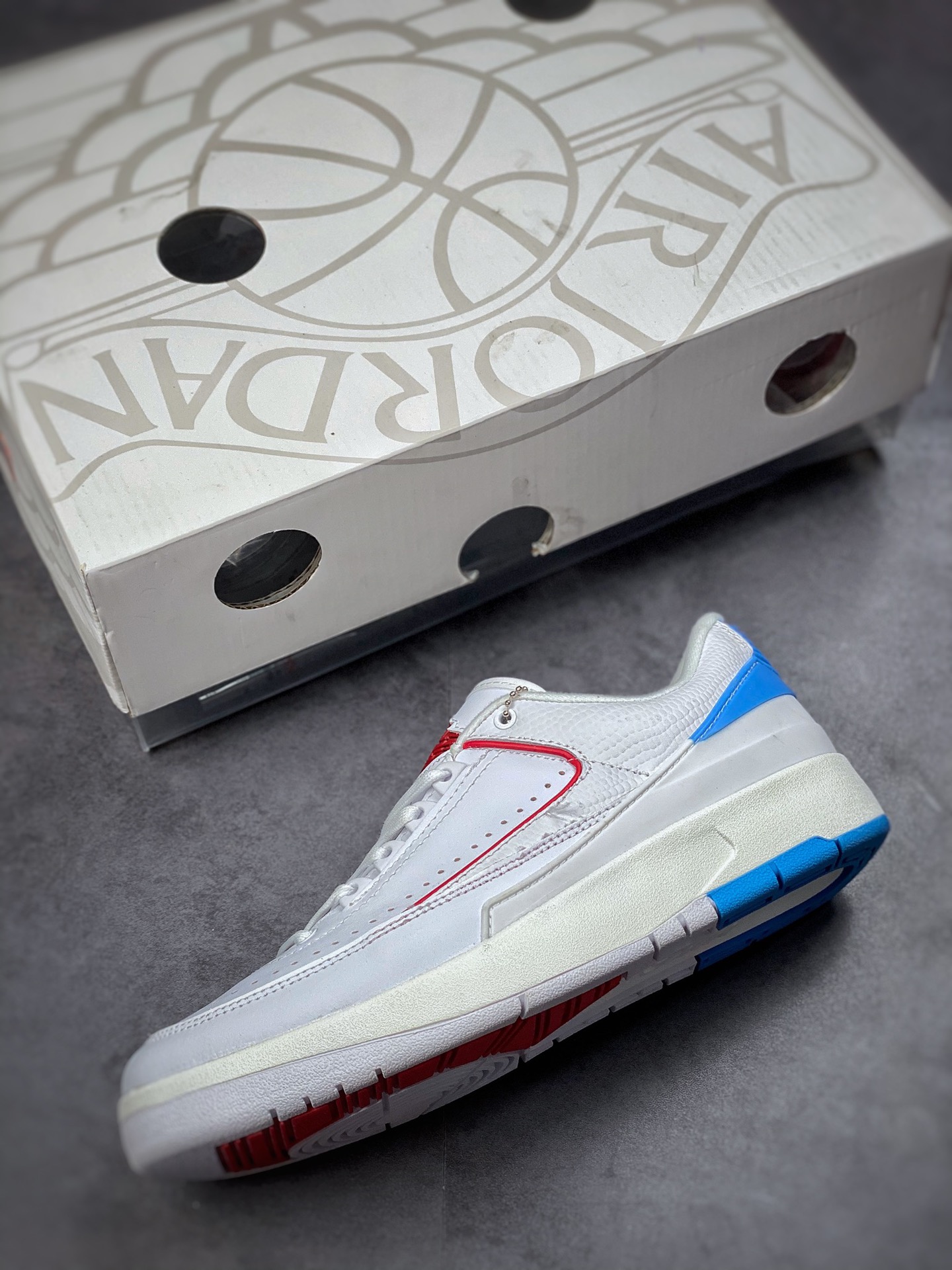 220 Off-White x Air Jordan AJ2 Low SP 联名款篮球鞋 DX4401-164