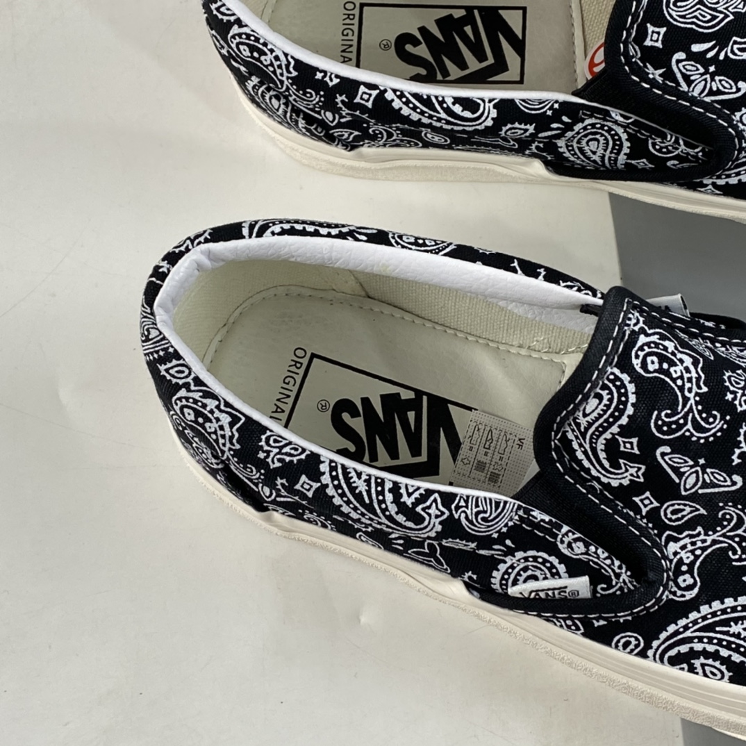 Vans Slip-On overseas official website OG board new cashew flower second generation full print slip-on vulcanized sneakers VN000EYEBPJ