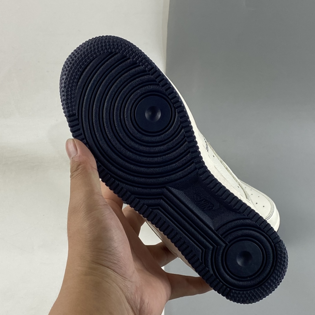 P200 Undefeated x Nike Air Force 1'07 Low 联名款 空军一号低帮休闲板鞋 UN1315-800