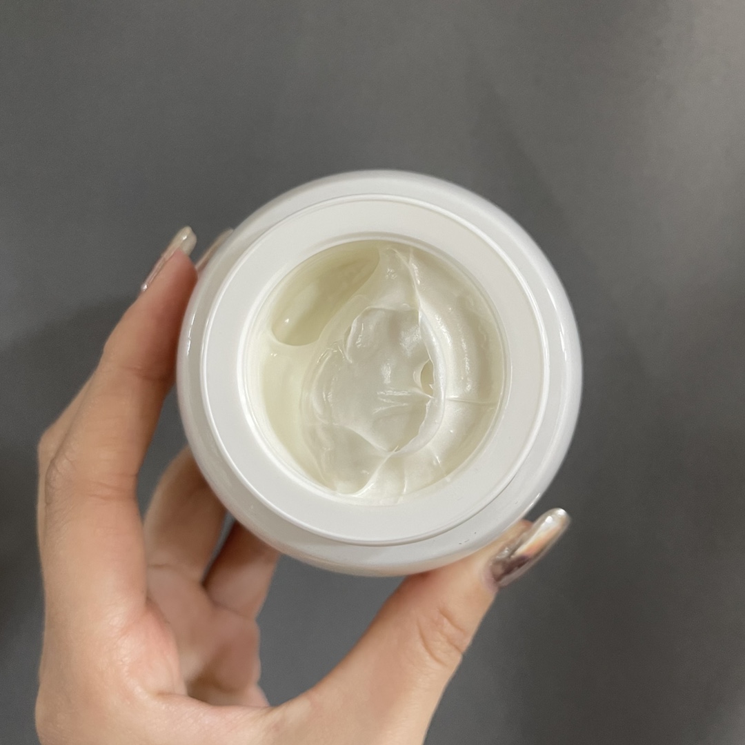 Louis Vuitton Haute Couture Couture Beauty Luxury Skincare Cosmetics 5