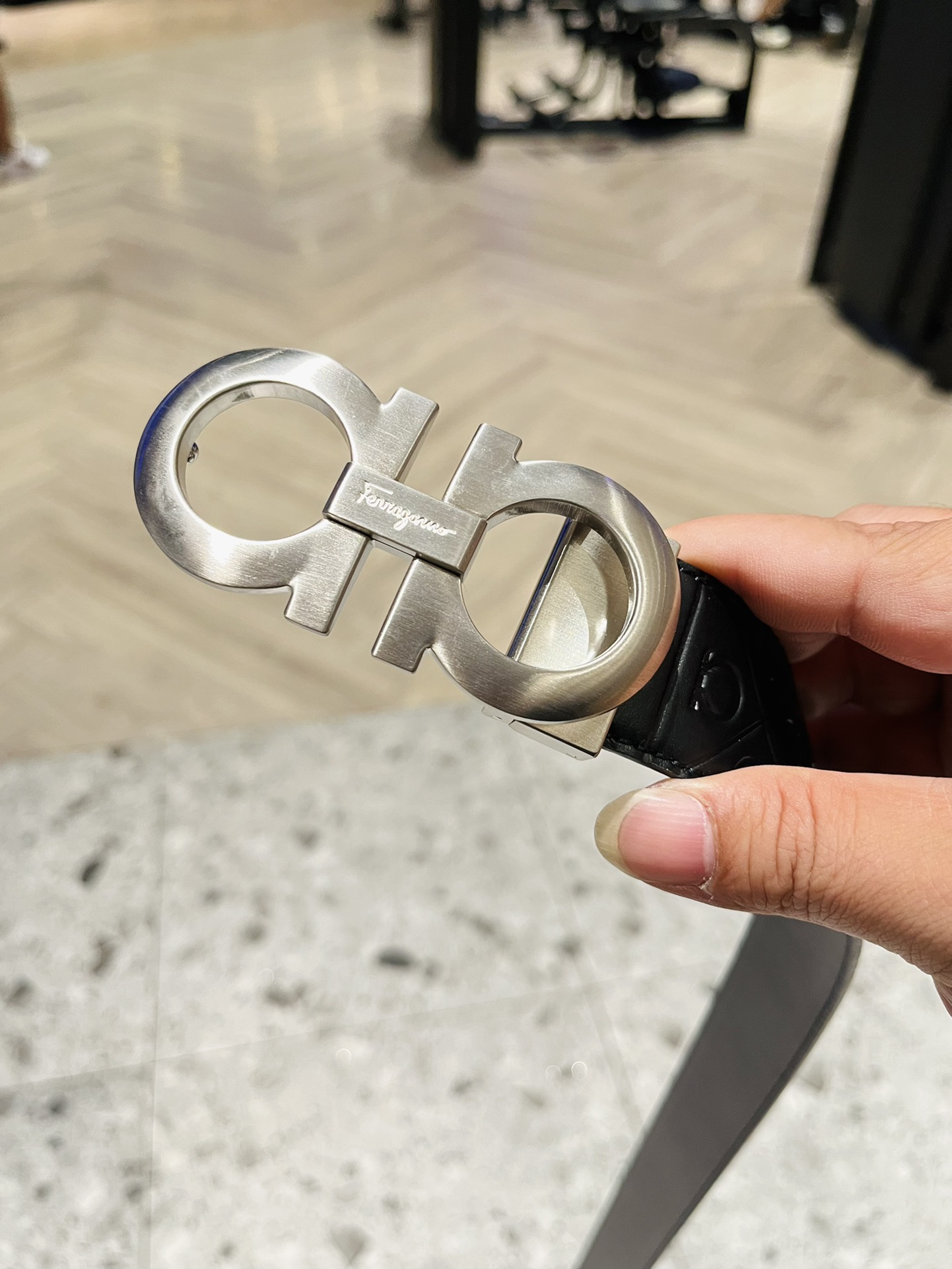 配全套包装礼盒Ferragam精品马