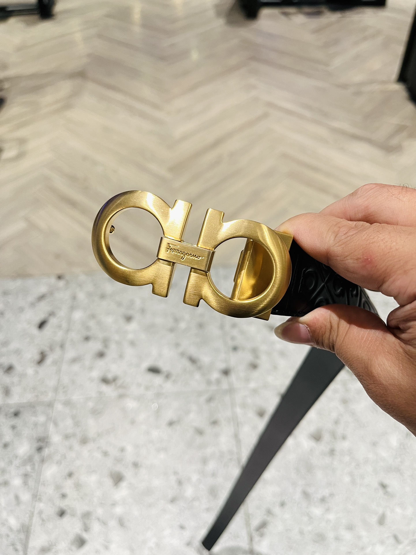 配全套包装礼盒Ferragam精品马
