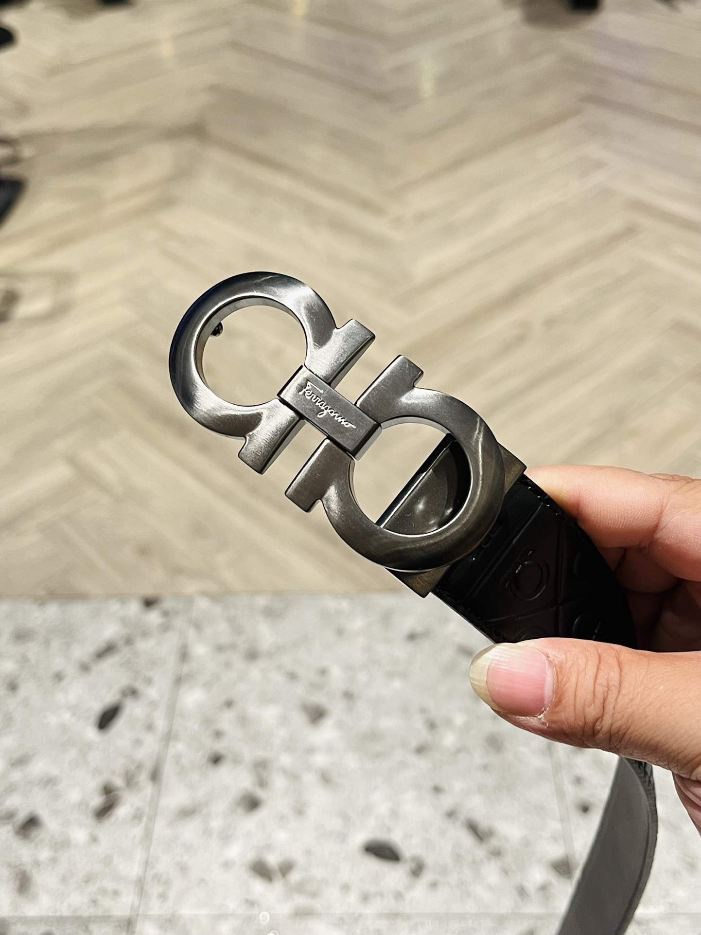 配全套包装礼盒Ferragam精品马