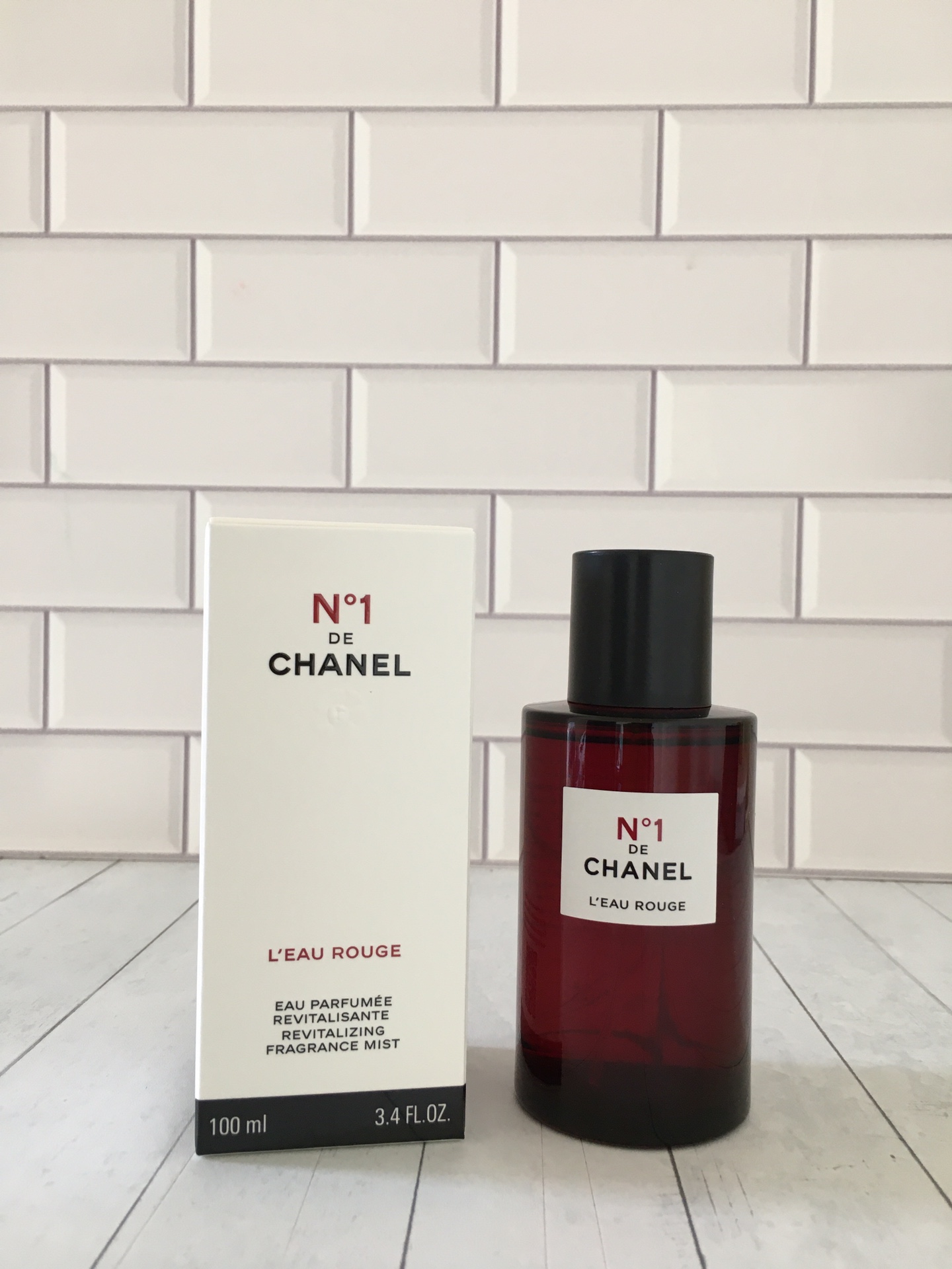 Chanel Online
 Perfume Orange Red Rose
