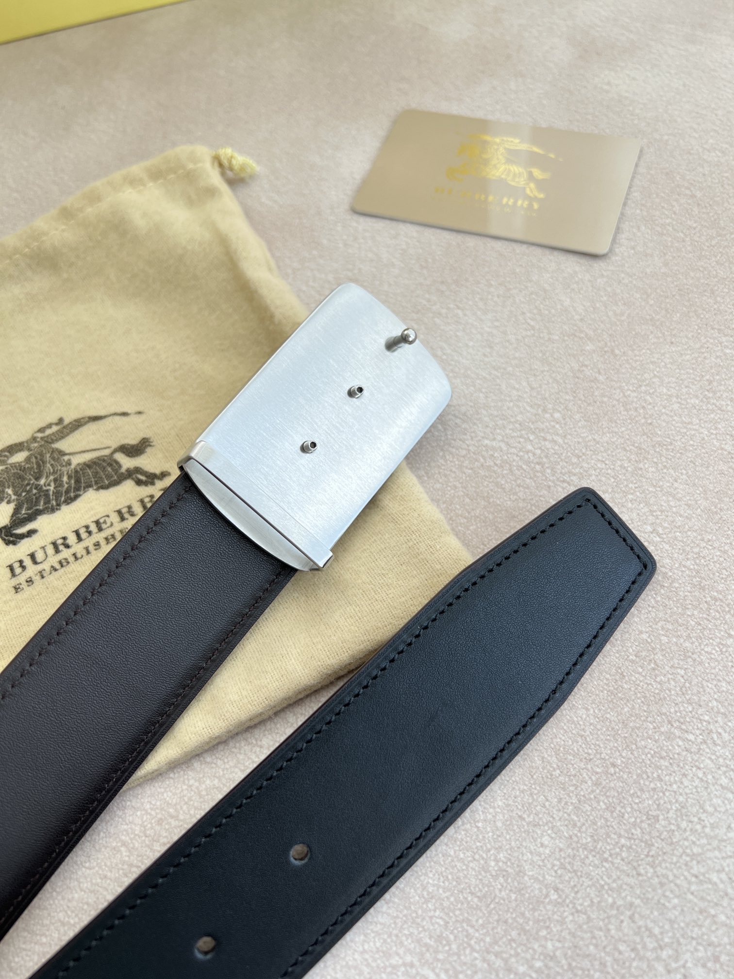 品名巴宝莉.Burberry️腰带皮